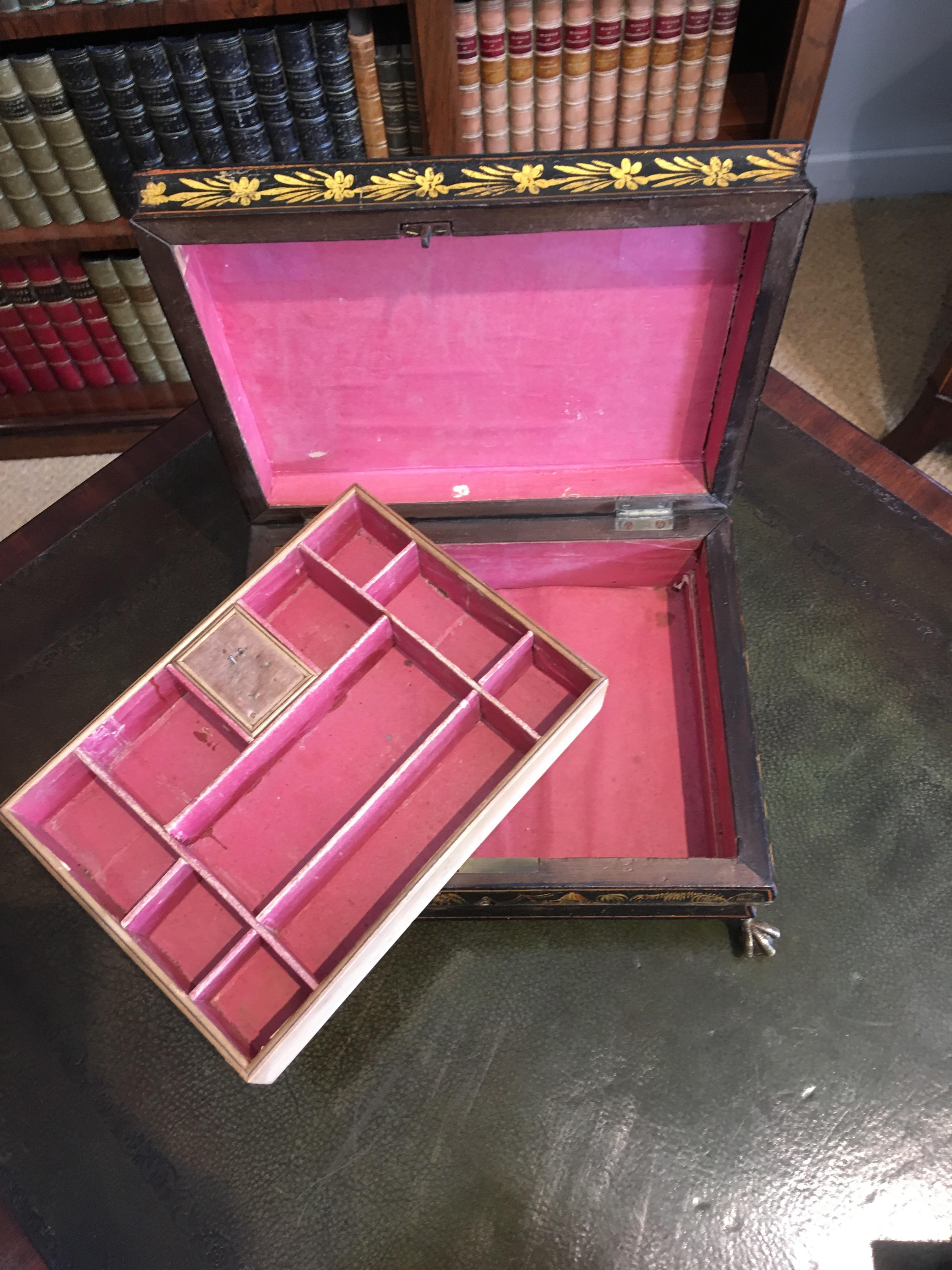 Early 19th Century Regency Period Japanned and Chinoiserie Lacquered Casket In Good Condition For Sale In Bradford on Avon, GB