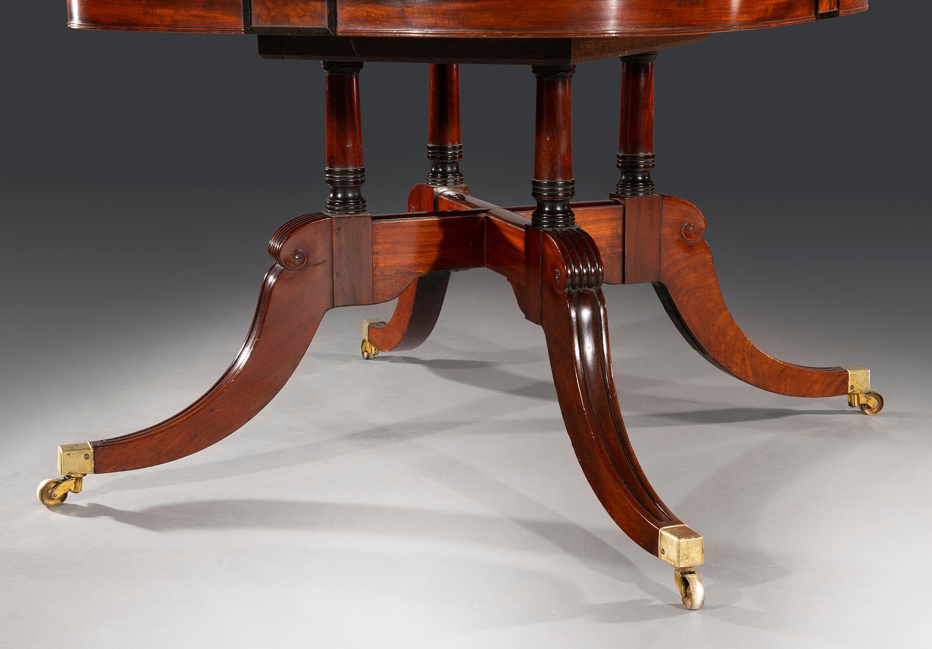 Early 19th Century Regency Period Mahogany Eight-Seat Extending Dining Table In Good Condition For Sale In Bradford on Avon, GB