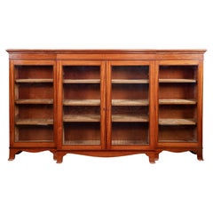 Glasiertes Regency-Bücherregal aus Seidenholz mit Breakfront aus dem frühen 19. Jahrhundert