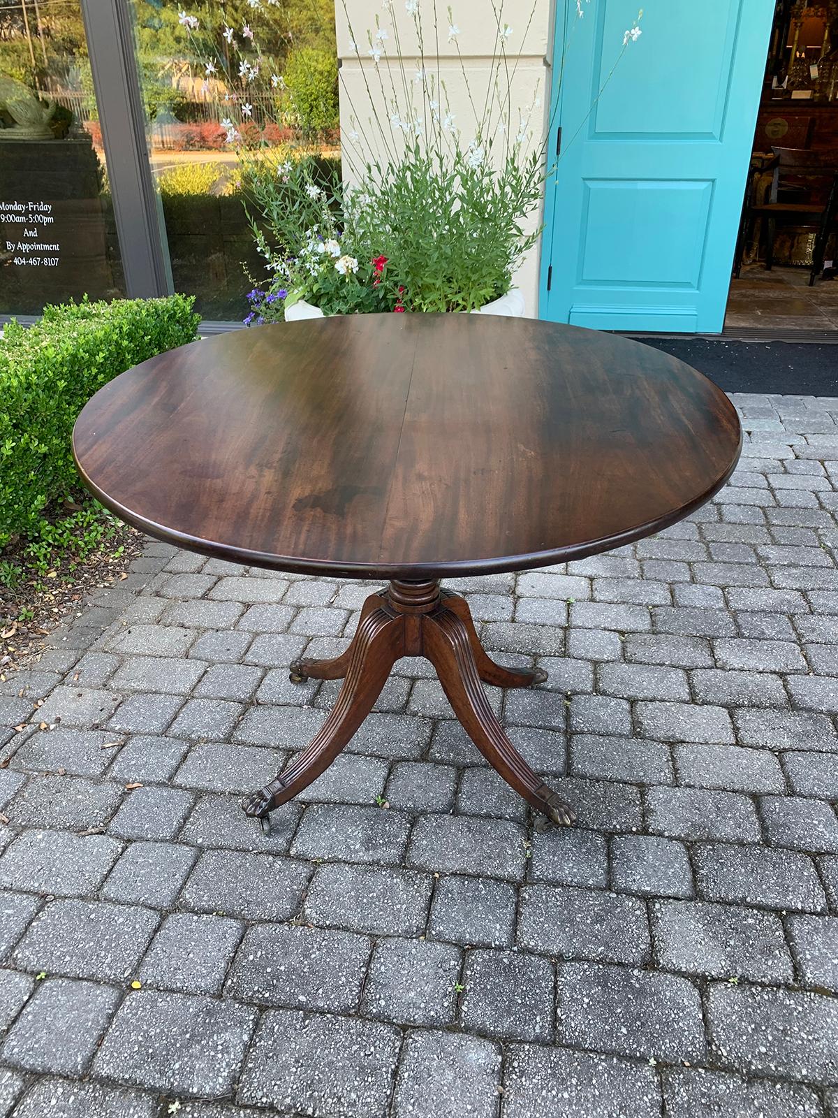 Early 19th Century Regency Style Round Mahogany Tilt-Top Pedestal Table 10