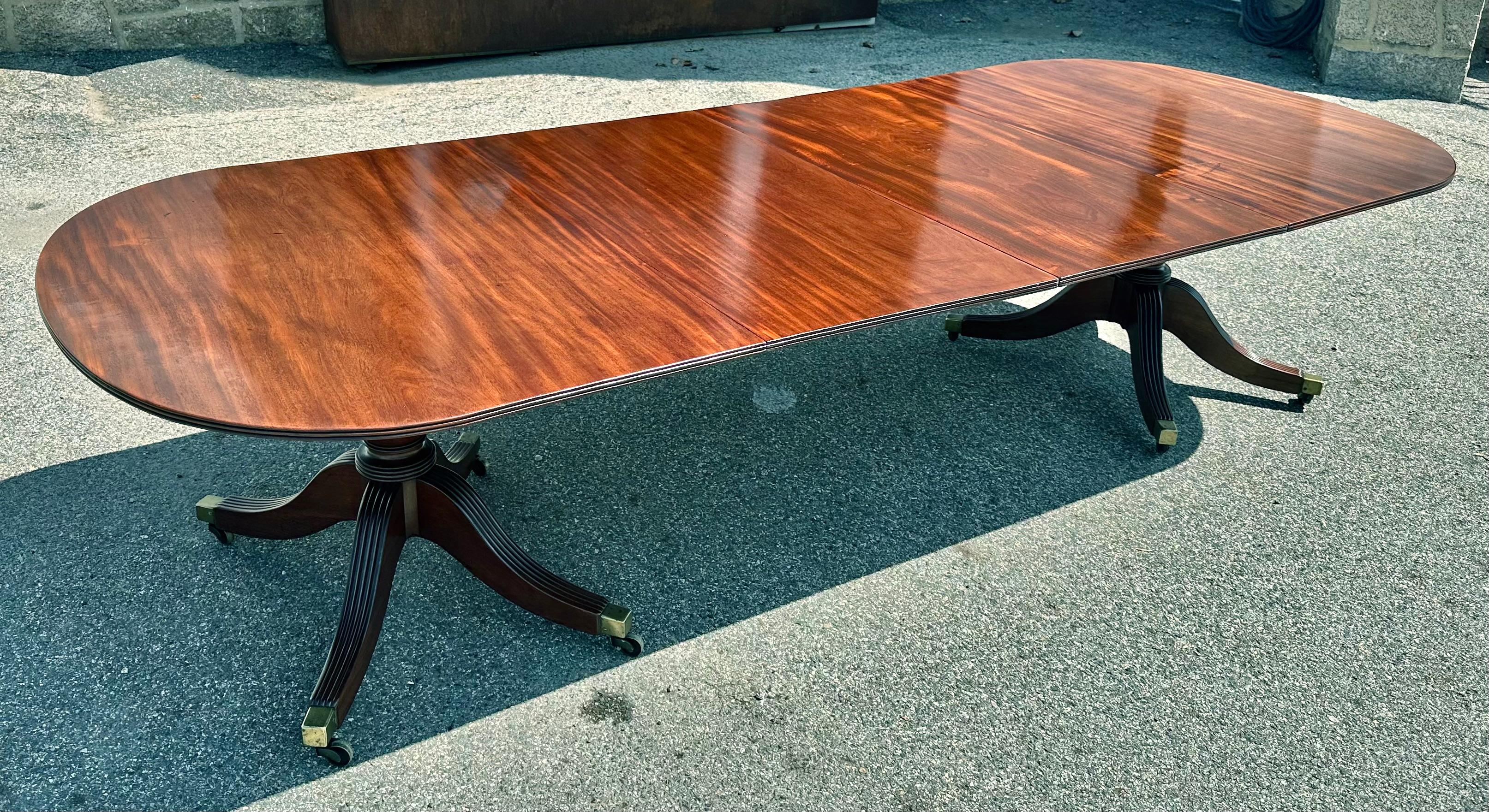 Early 19th Century Regency Two Pedestal Dining Table In Good Condition For Sale In Essex, MA