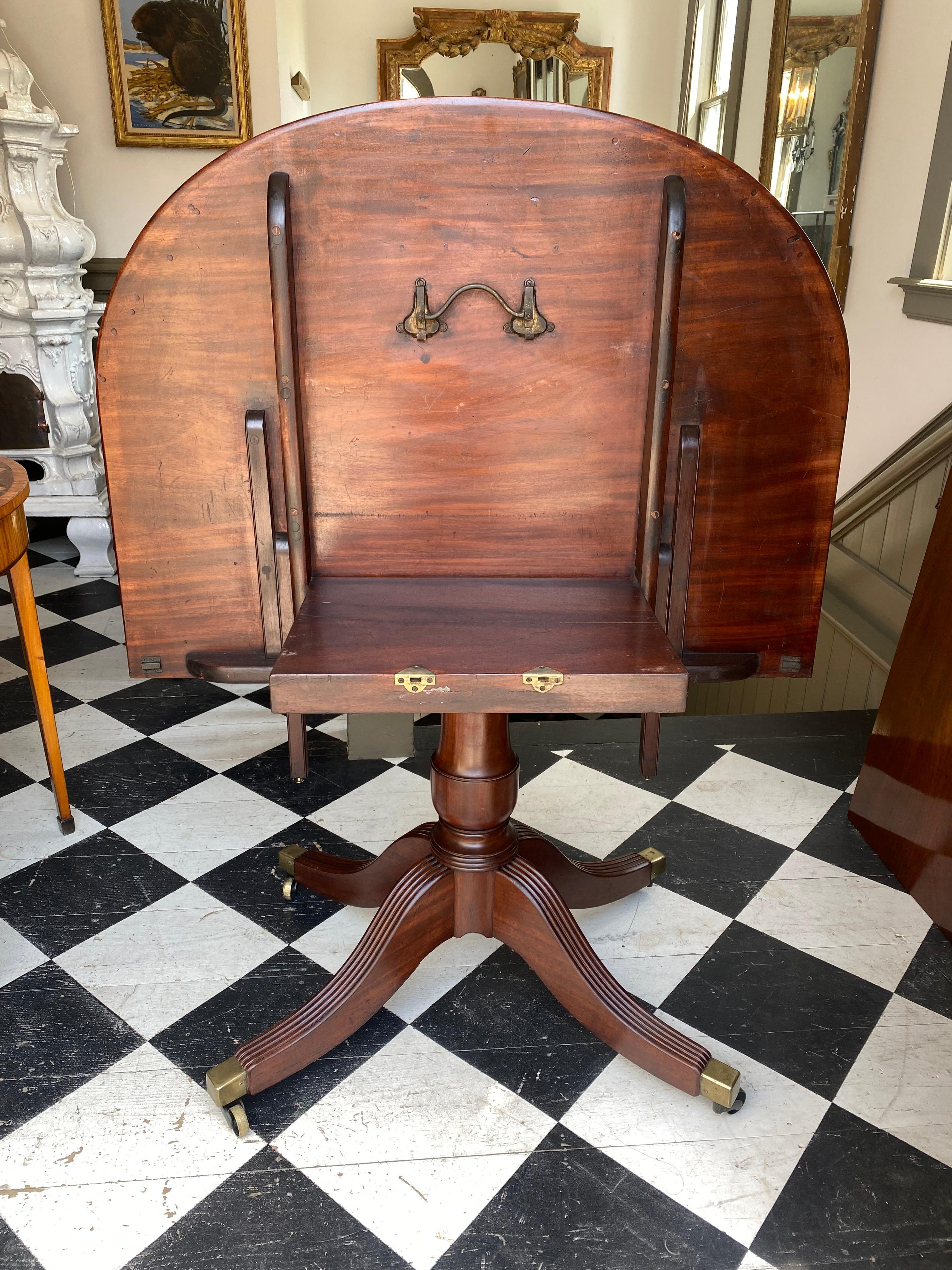 Mahogany Early 19th Century Regency Two Pedestal Dining Table For Sale