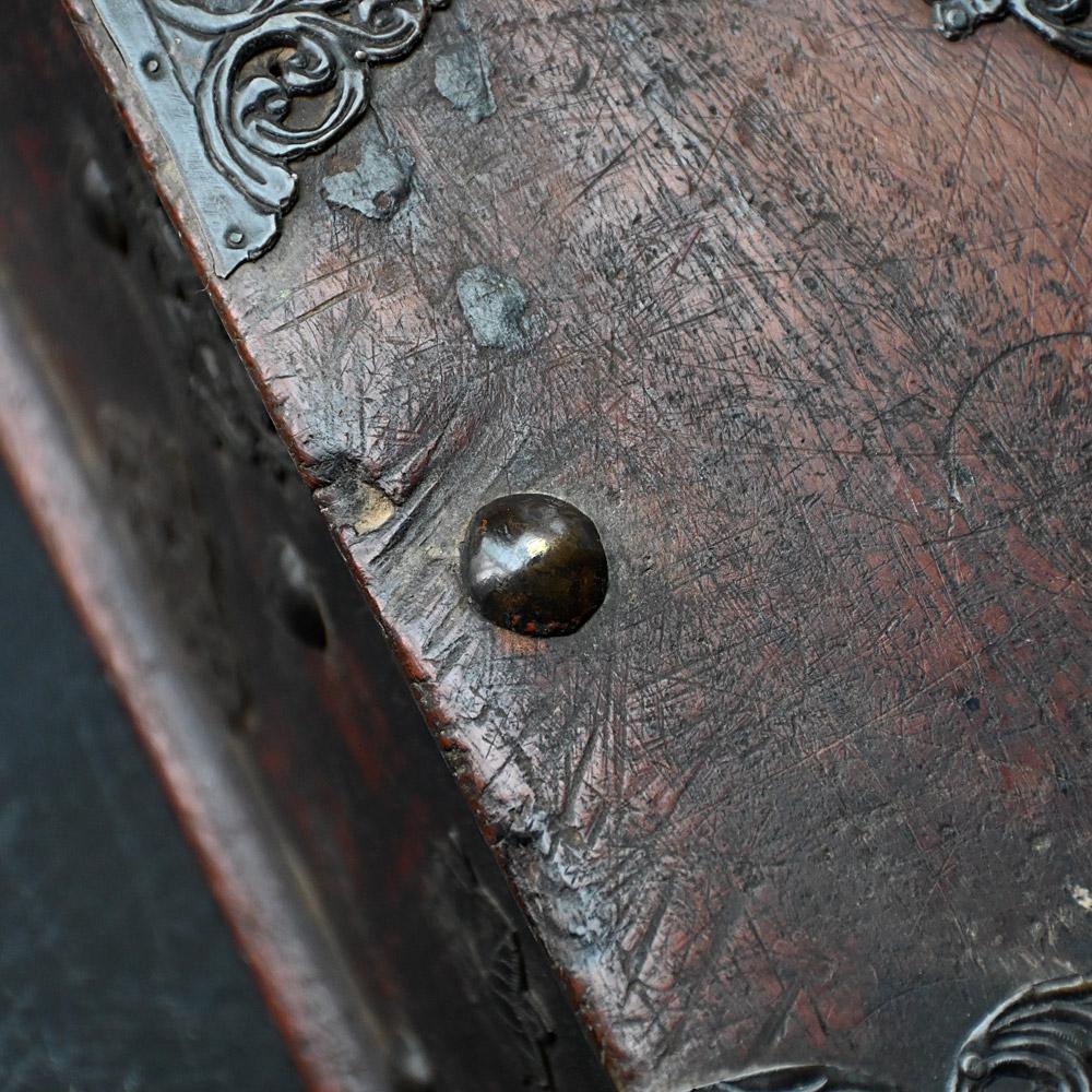Early 19th Century repoussé Indian Lock / Safe Box For Sale 7