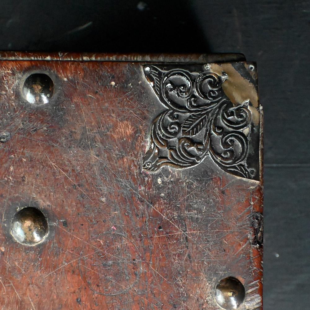 Early 19th Century repoussé Indian Lock / Safe Box In Distressed Condition For Sale In London, GB