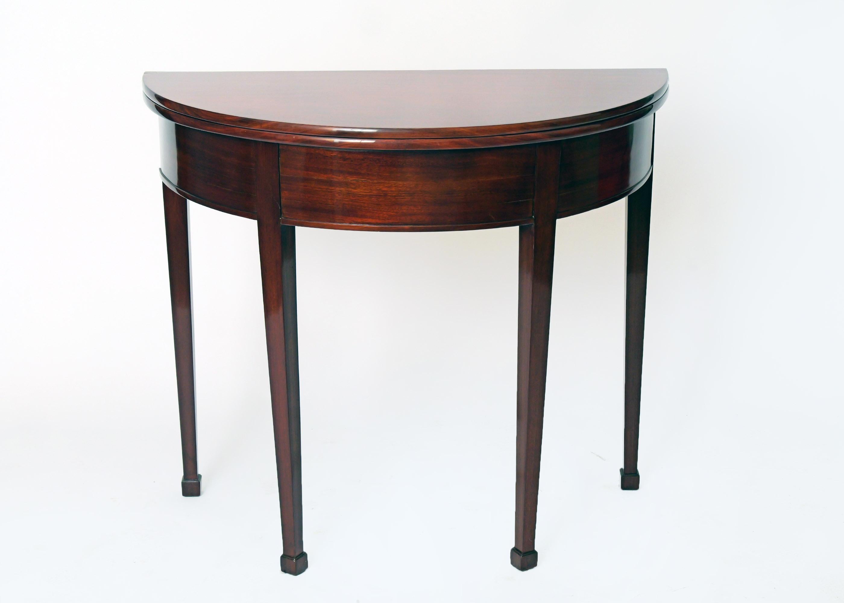 Early 19th Century Round, folding Demi Lune Mahogany Game Table, German in vendita 1