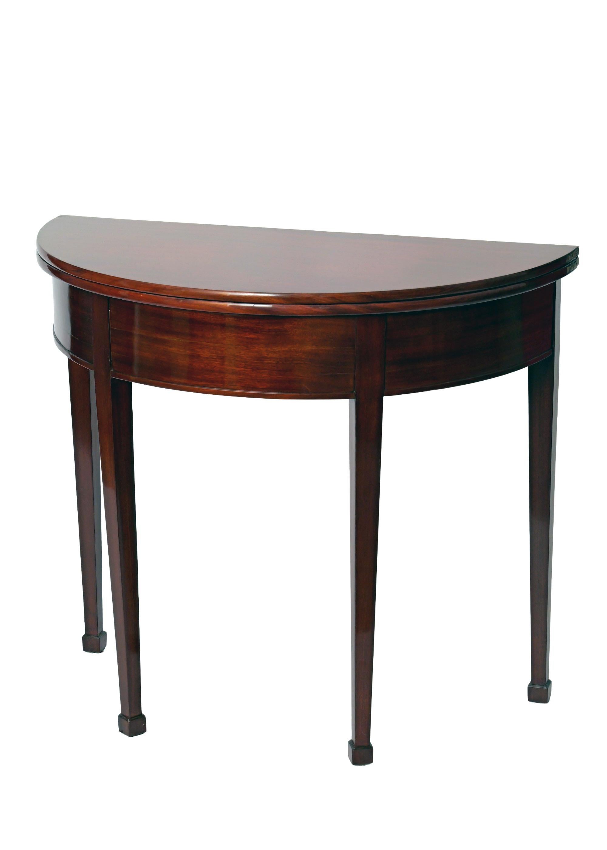 Early 19th Century Round, folding Demi Lune Mahogany Game Table, German in vendita 2