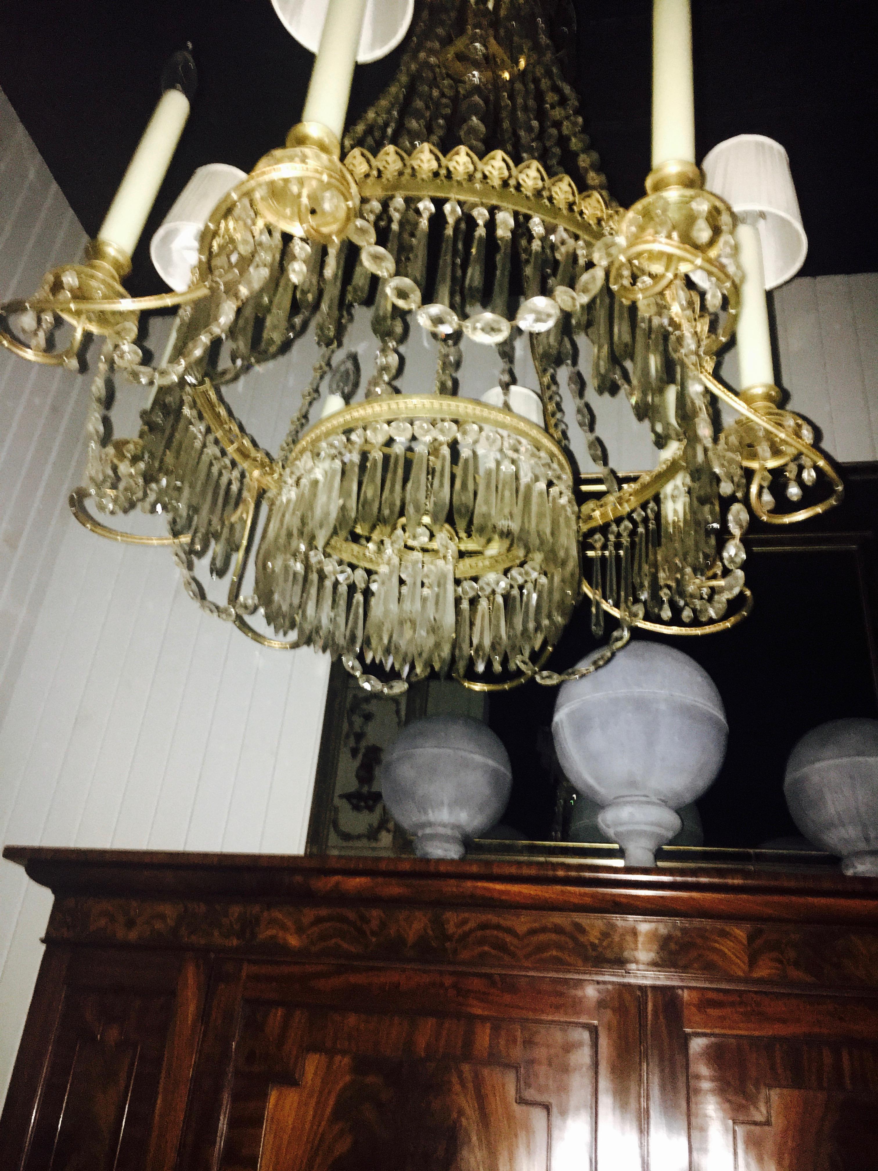 Exceptionnel lustre russe du début du XIXe siècle en bronze doré et cristal Excellent état - En vente à Buchanan, MI