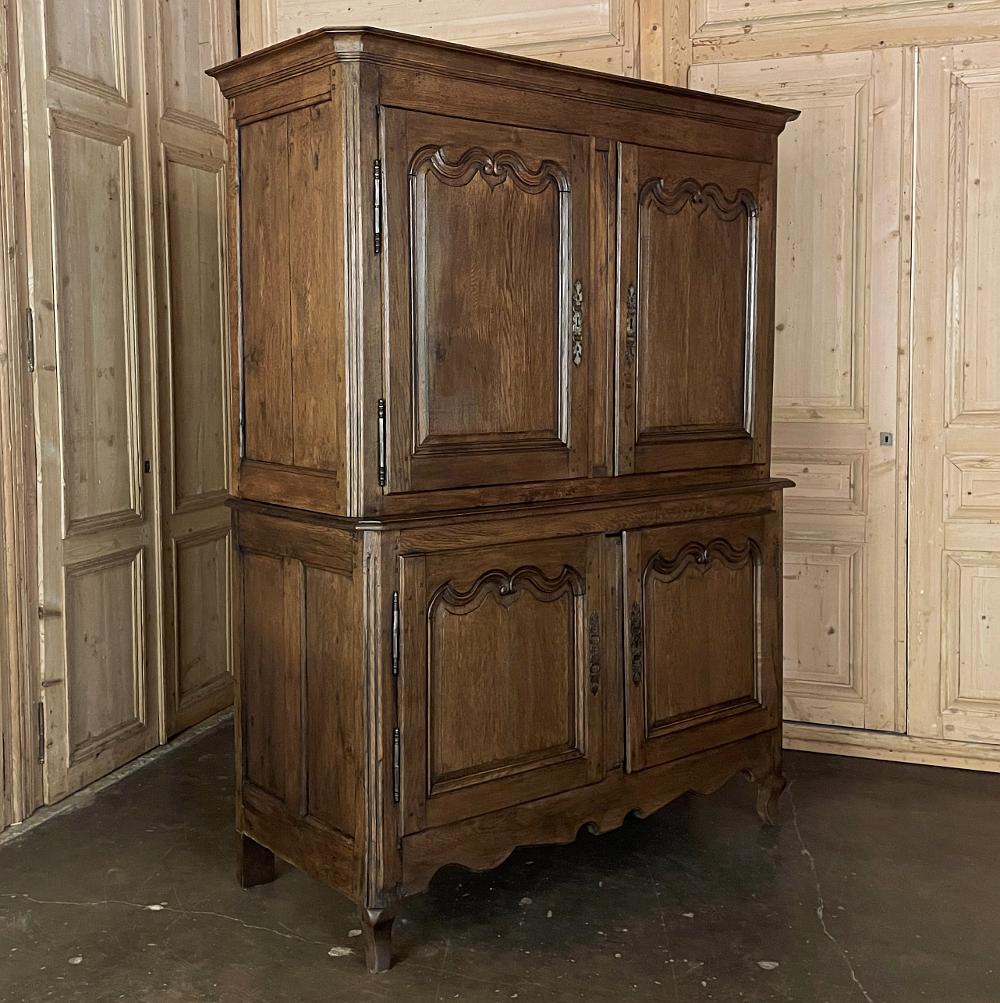 Early 19th Century Rustic Country French Buffet a Deux Corps For Sale 1