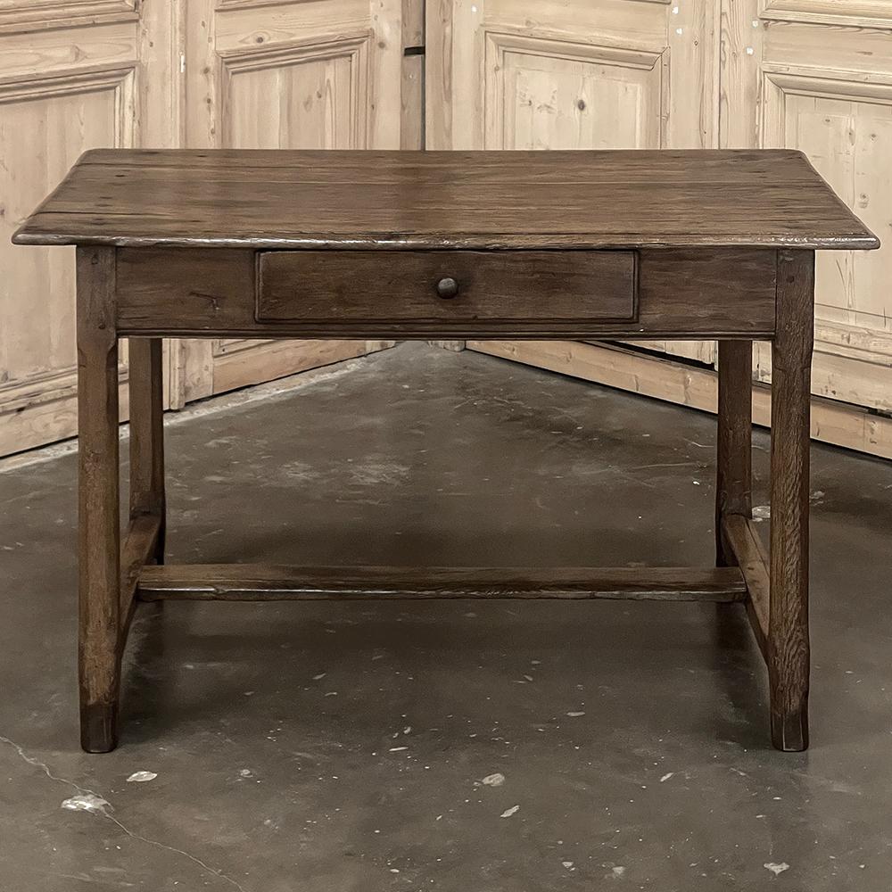 Early 19th Century Rustic Country French End Table In Good Condition For Sale In Dallas, TX