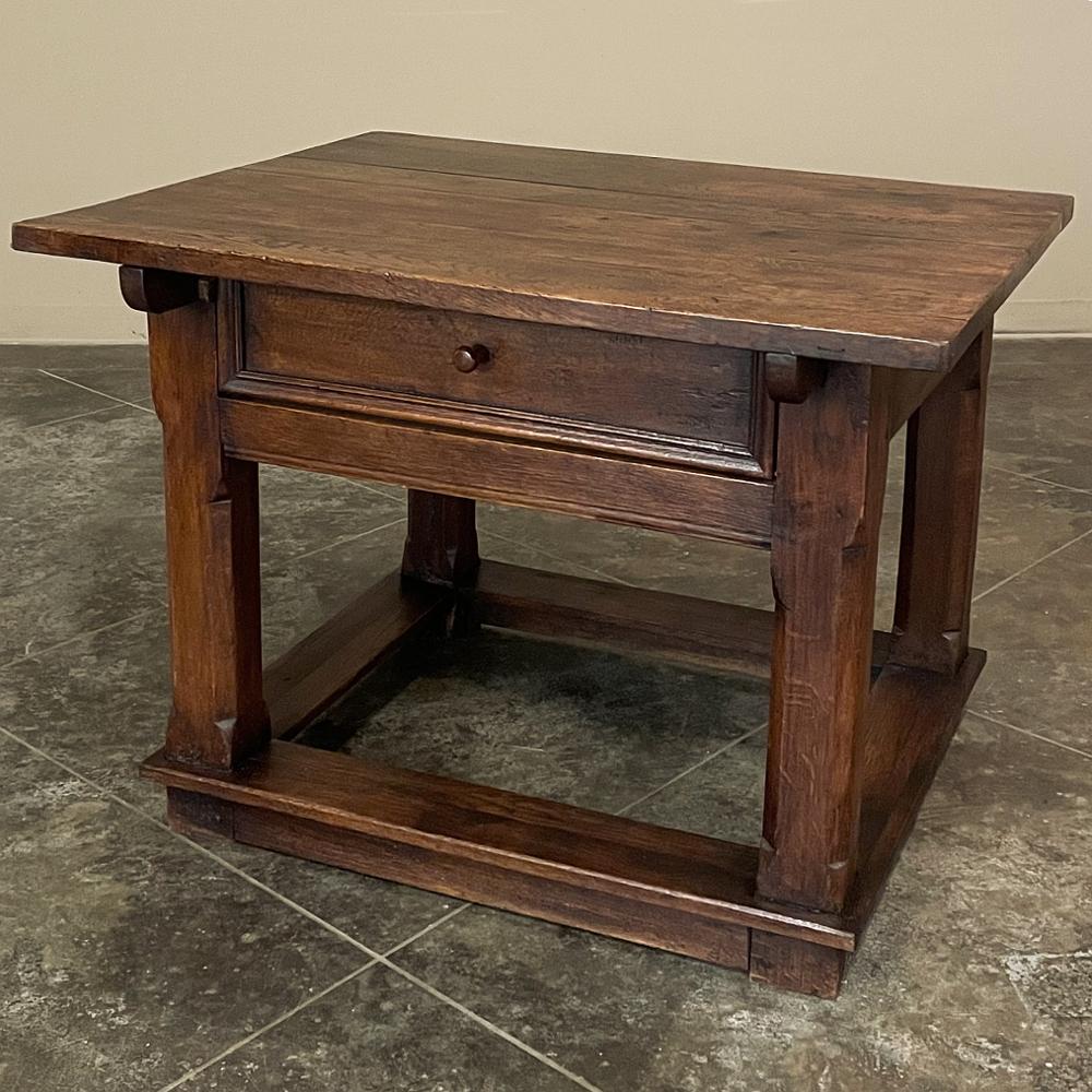 Early 19th Century Rustic Dutch Oak Side Table In Good Condition For Sale In Dallas, TX