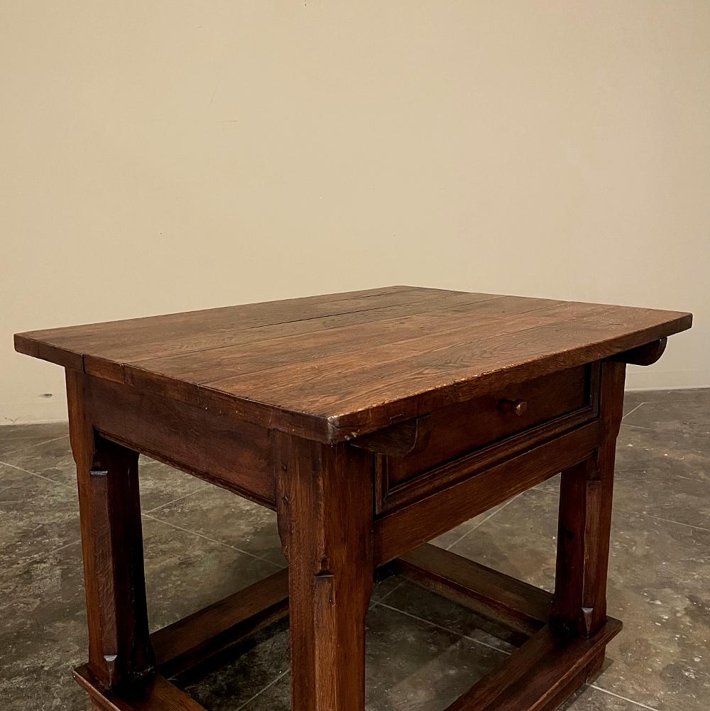Early 19th Century Rustic Dutch Oak Side Table For Sale 4