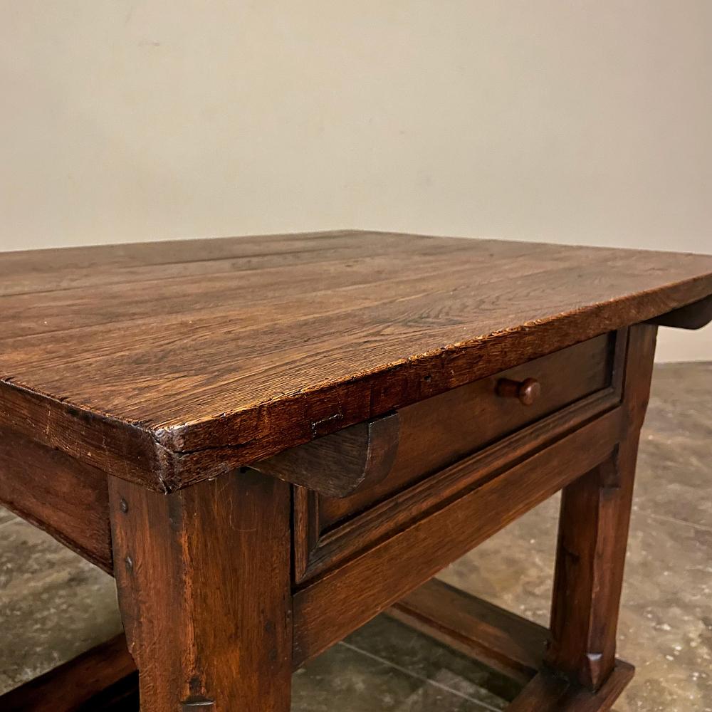 Early 19th Century Rustic Dutch Oak Side Table For Sale 5