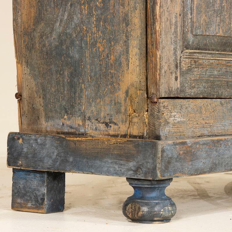 Early 19th Century Rustic Original Blue Painted Narrow Cabinet Sideboard 7