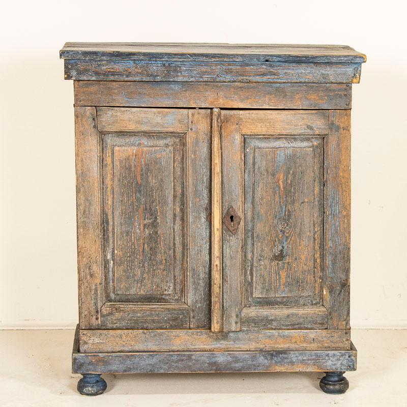Early 19th Century Rustic Original Blue Painted Narrow Cabinet Sideboard In Good Condition In Round Top, TX