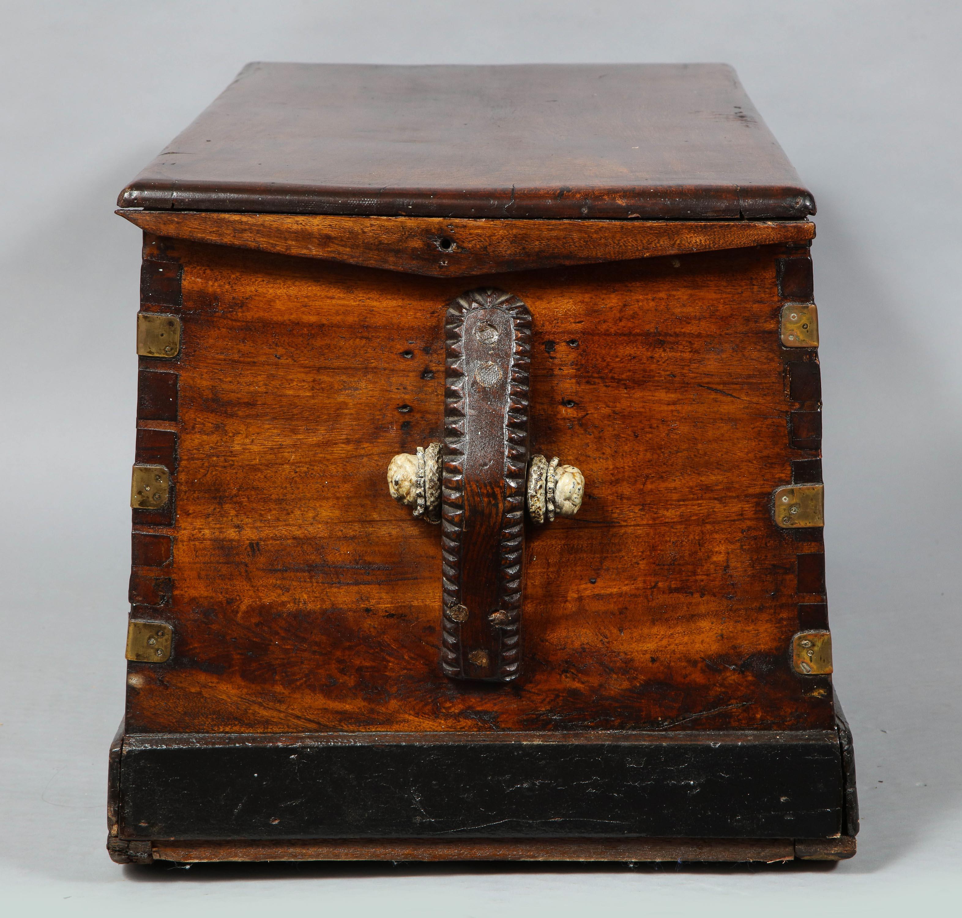 Early 19th Century Sailor’s Chest 3