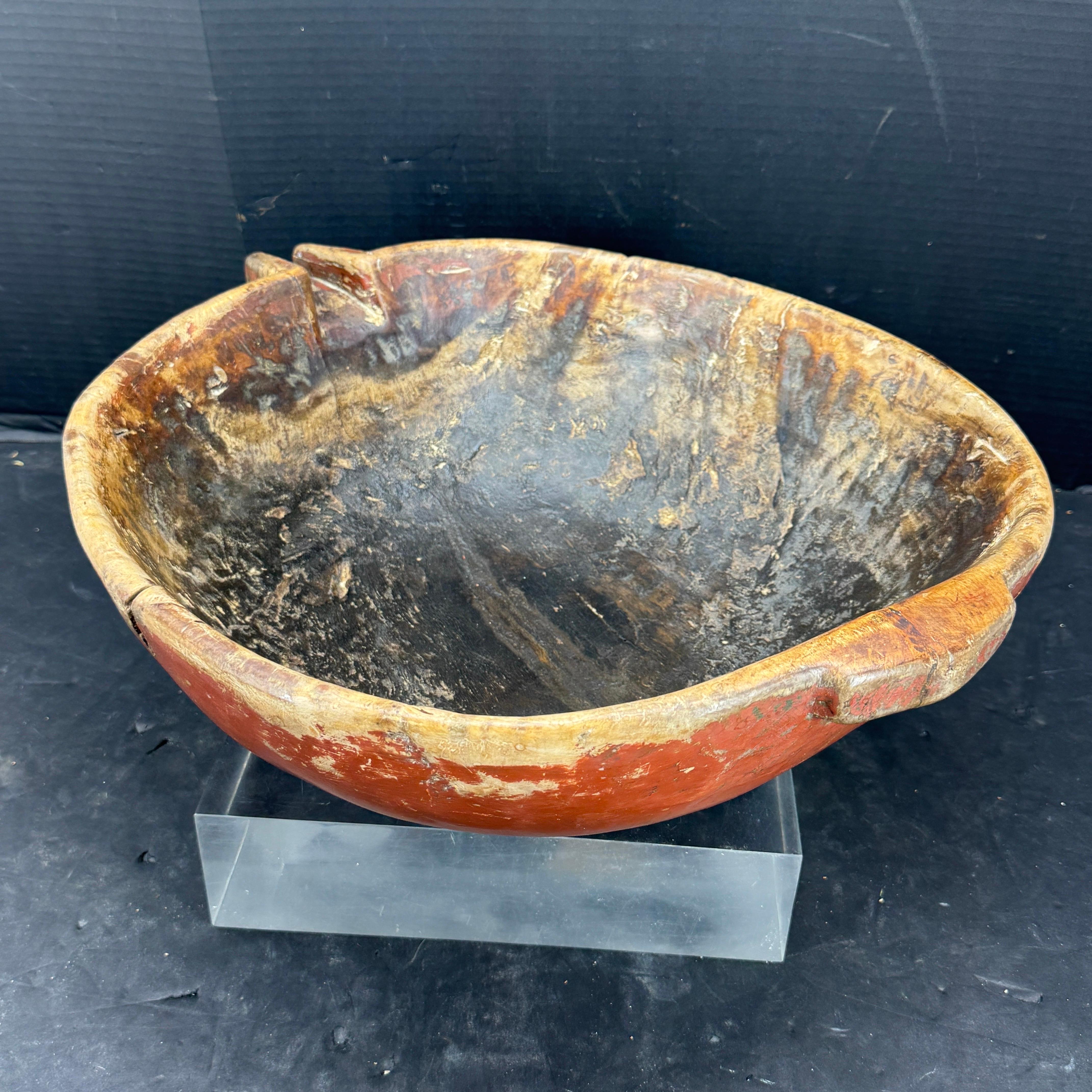 Dipinto a mano Ciotola per versare in legno scandinavo dell'inizio del XIX secolo in vendita