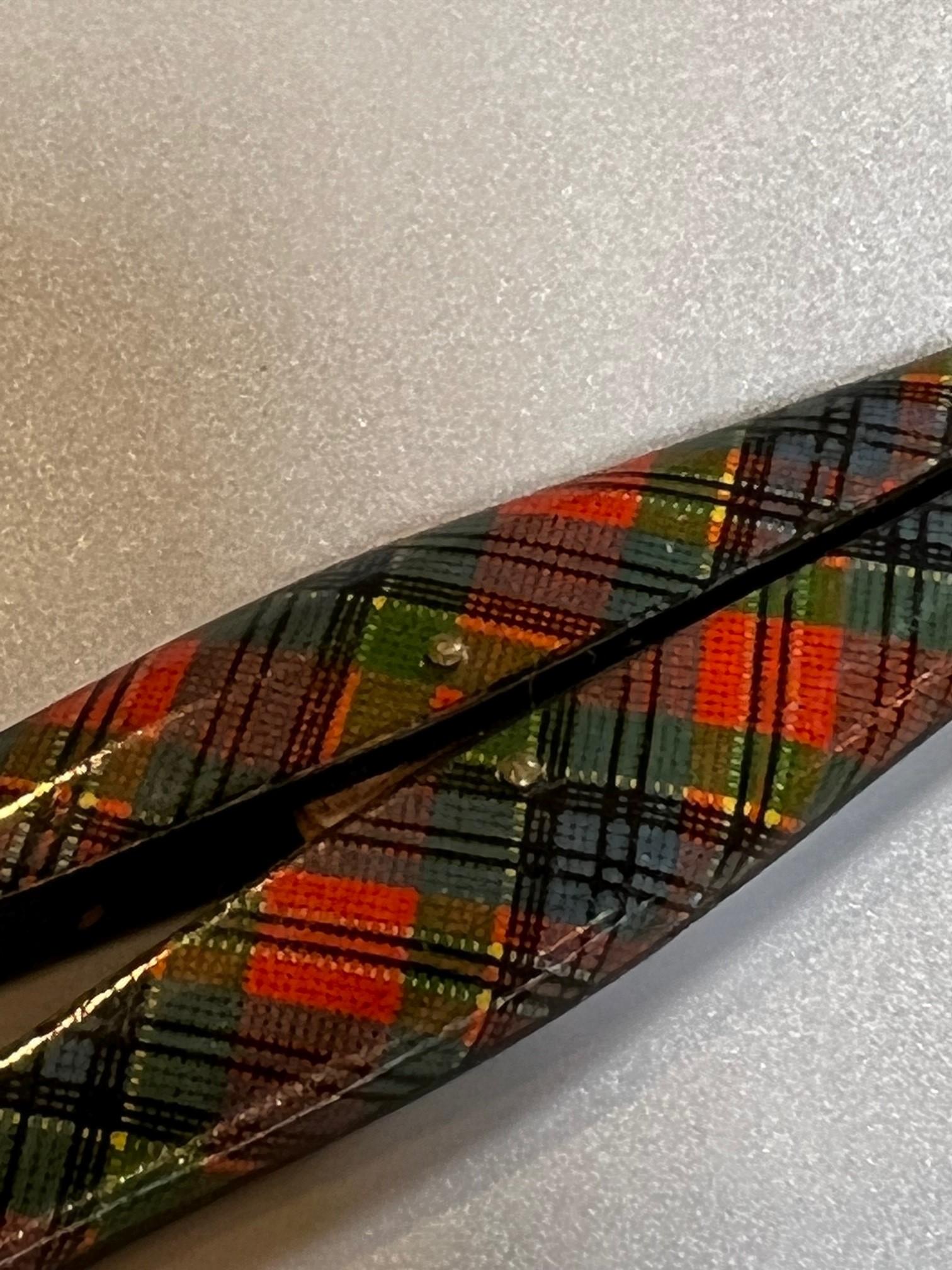 Frühes 19. Jahrhundert schottische antike Handschuhbahre Tartan McPherson im Zustand „Gut“ im Angebot in Stamford, CT