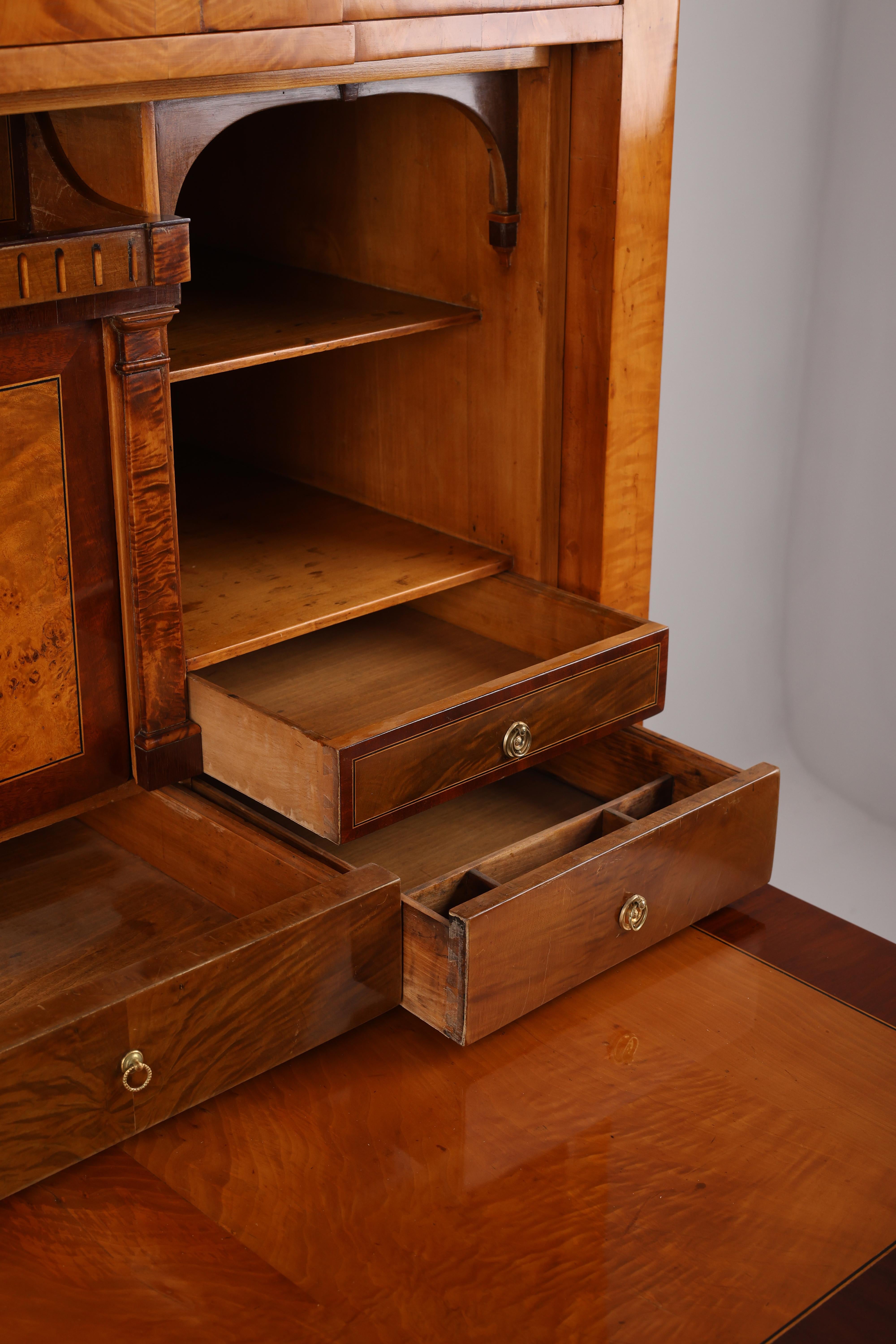 Early 19th Century Secretary, Birch and Birch burl veneered For Sale 7