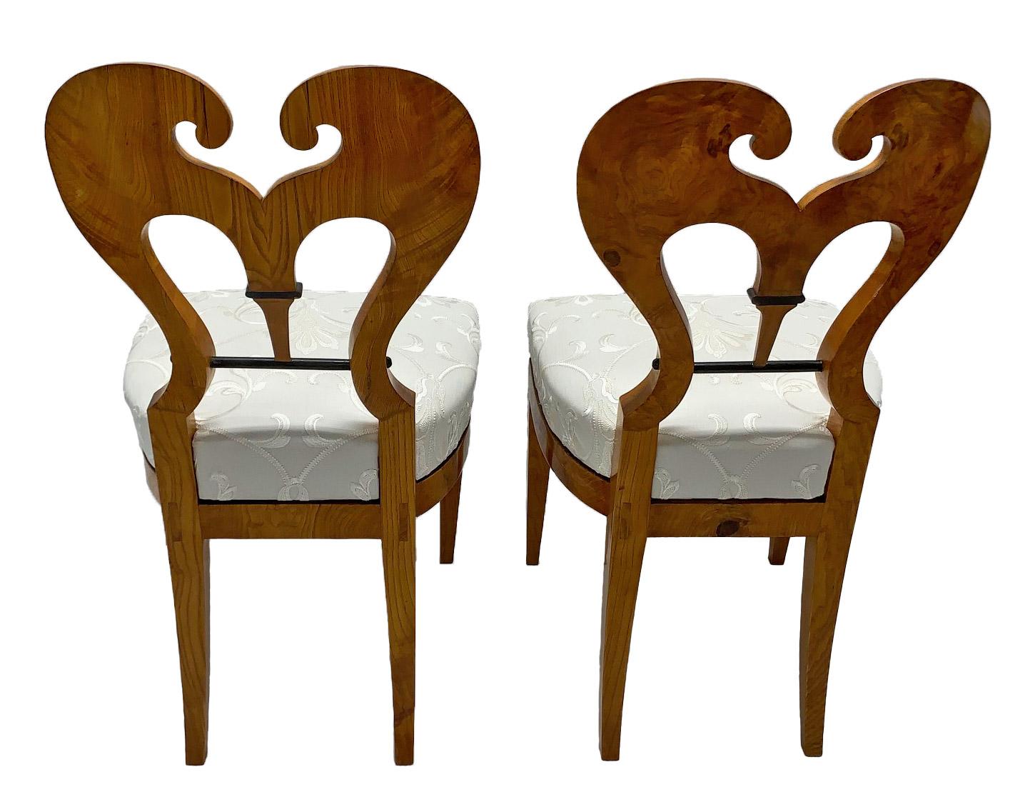 Early 19th Century Set of 4 Austrian Biedermeier Chairs For Sale 1