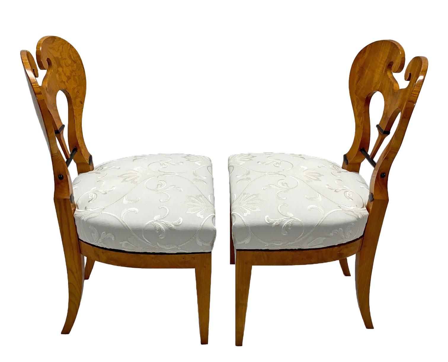 Early 19th Century Set of 4 Austrian Biedermeier Chairs For Sale 2