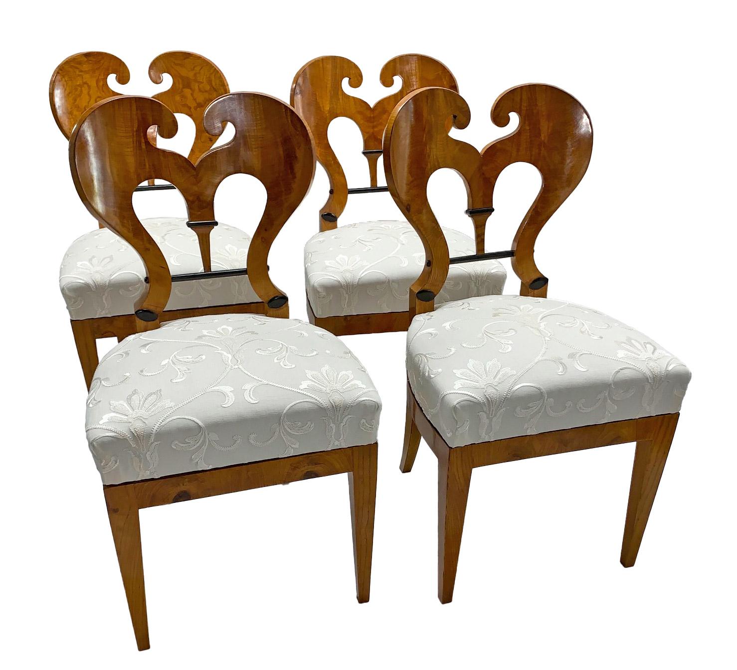 Early 19th Century Set of 4 Austrian Biedermeier Chairs For Sale 3