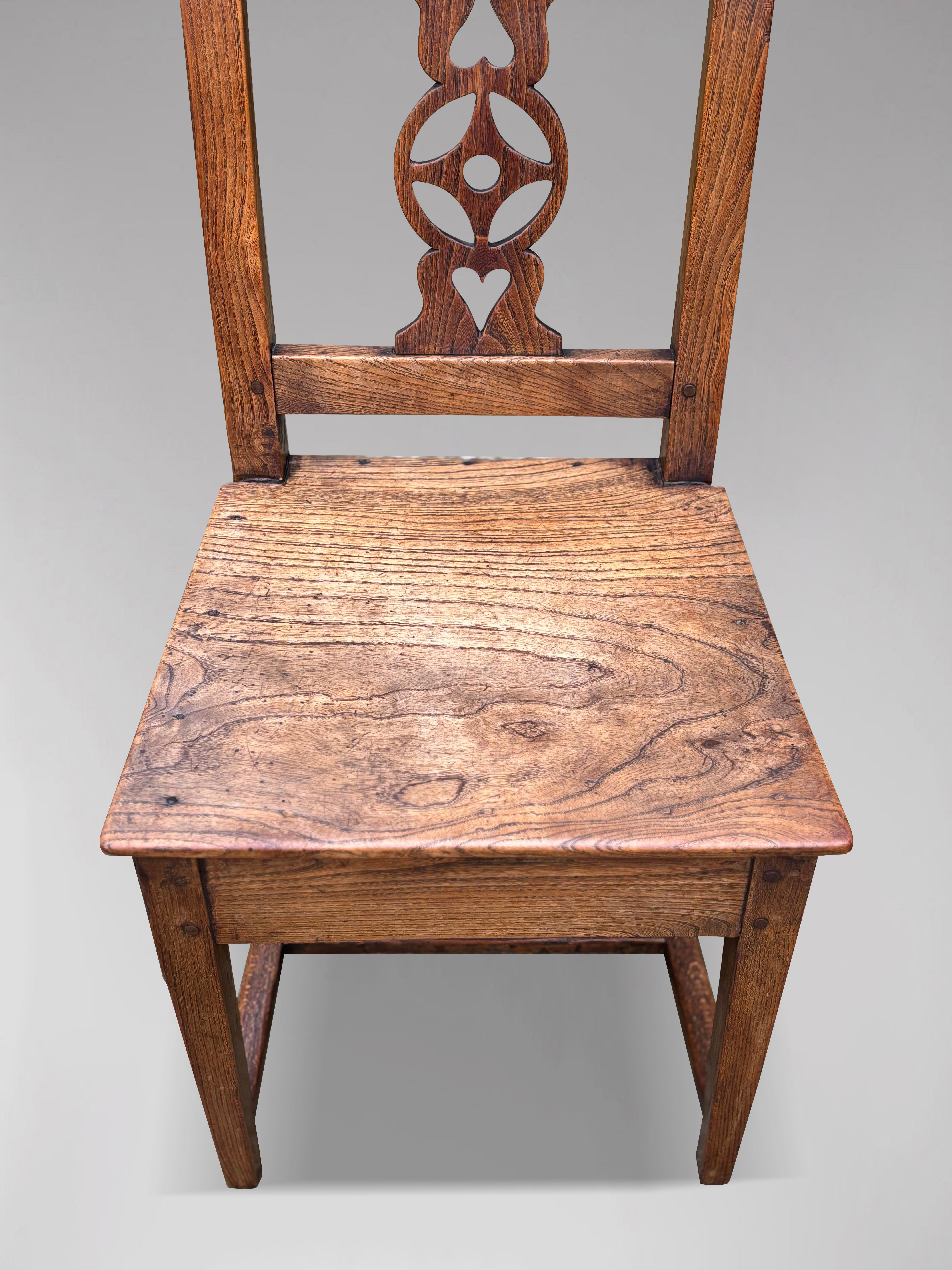 Early 19th Century Set of 6 Yew Wood Farmhouse Kitchen Dining Chairs In Good Condition In Petworth,West Sussex, GB