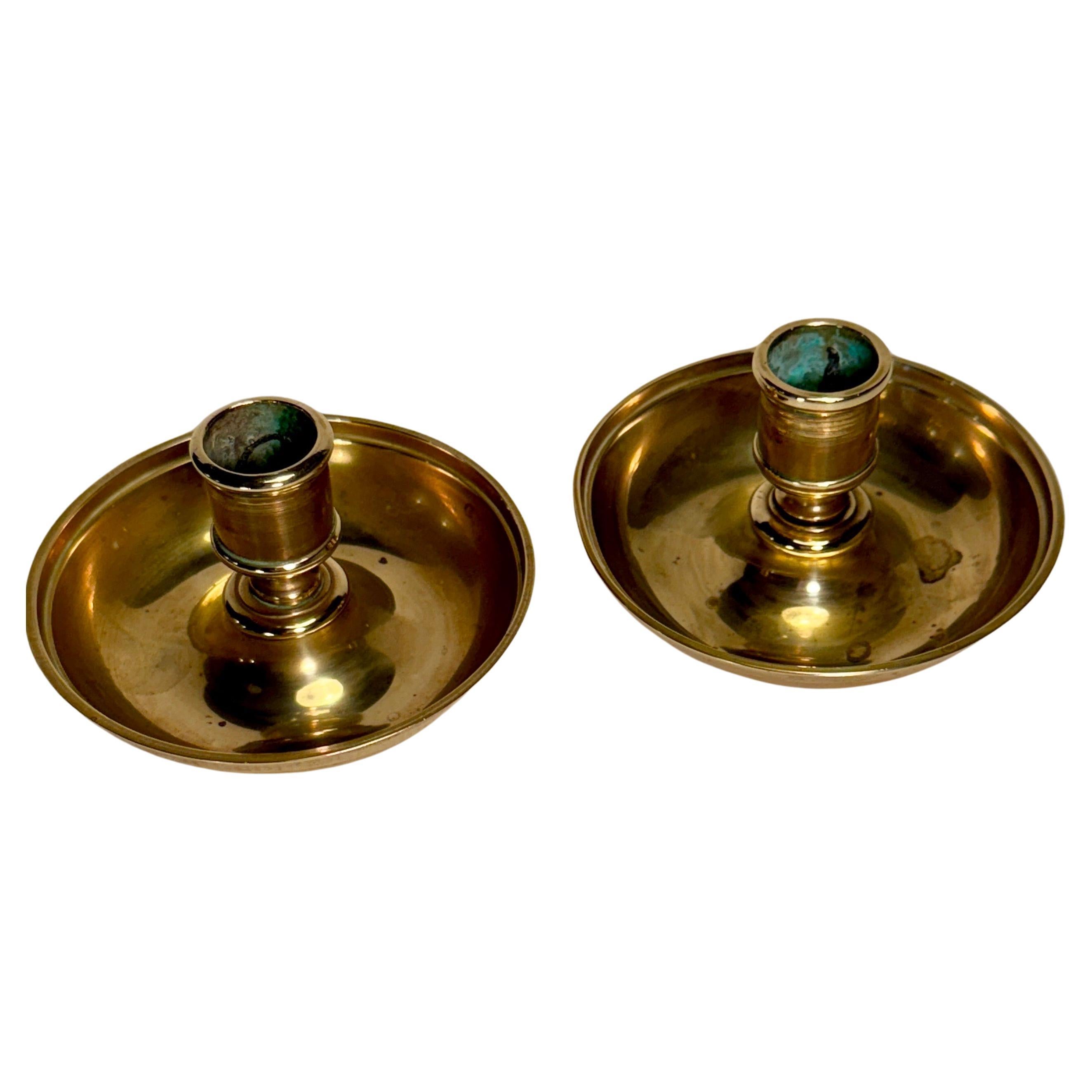 Hand-Crafted Early 19th Century Set of Brass Travel Candlesticks Chamber-stands For Sale