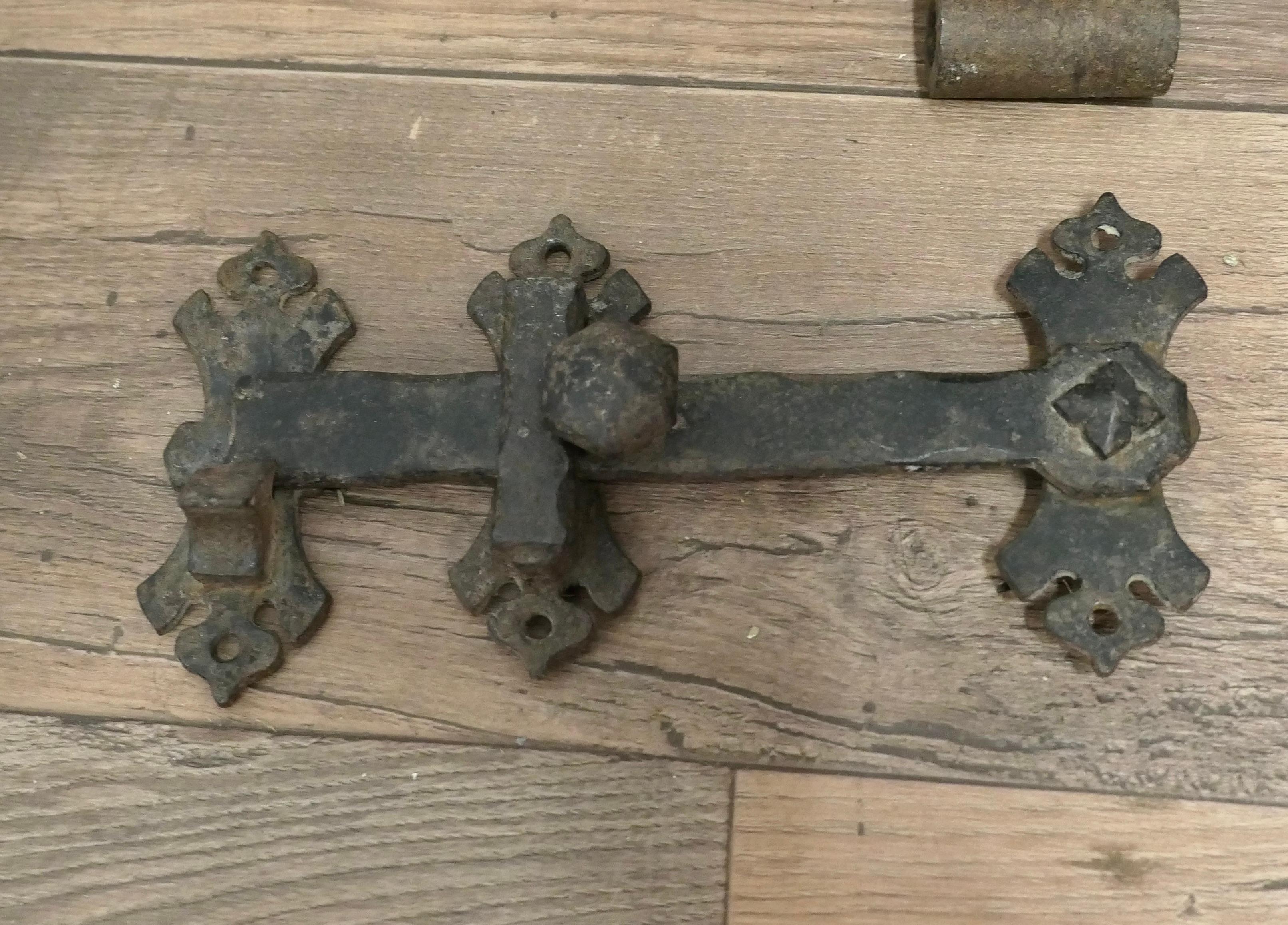 Early 19th Century Set of Double Castle Door Hinges  A rare find  For Sale 7