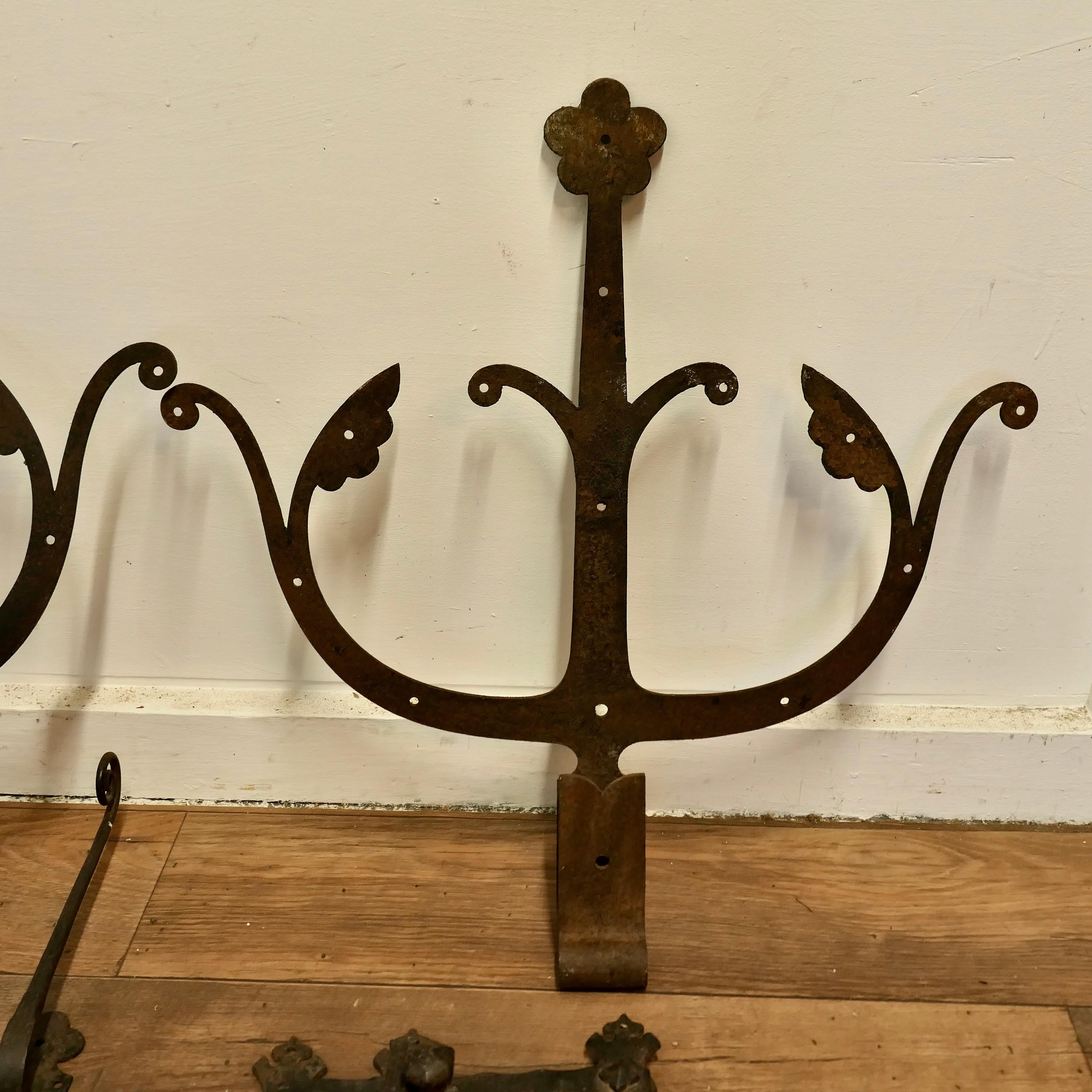 Early 19th Century Set of Double Castle Door Hinges  A rare find  For Sale 3