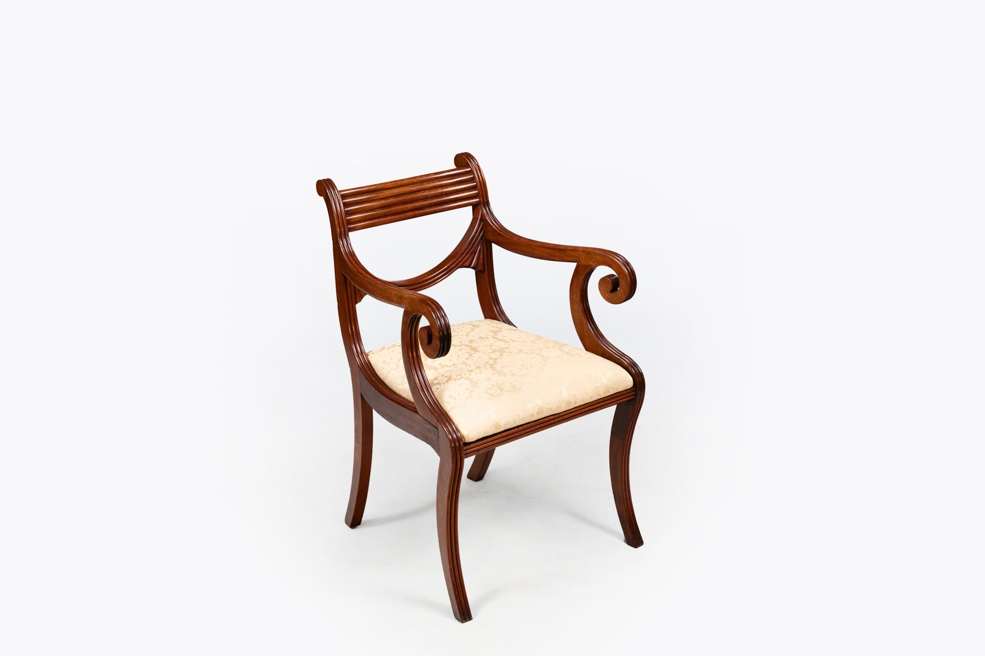 Début du 19e siècle - Ensemble de huit chaises de salle à manger en acajou liège Excellent état - En vente à Dublin 8, IE
