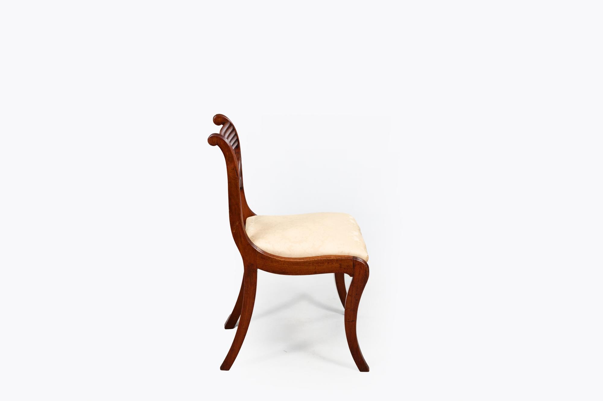 Début du 19e siècle - Ensemble de huit chaises de salle à manger en acajou liège en vente 2