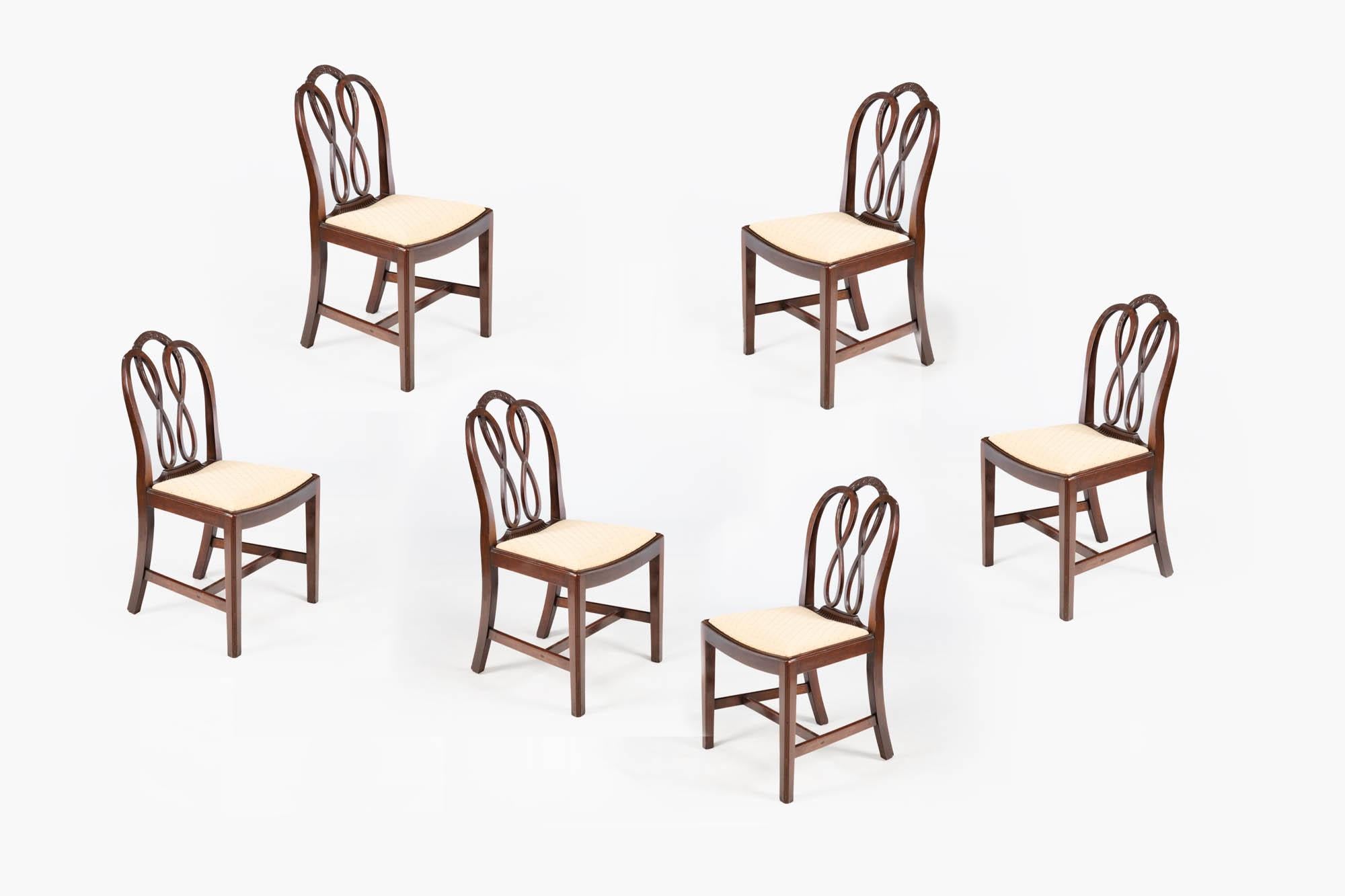 Set di otto sedie da pranzo in stile Hepplewhite in mogano dell'inizio del XIX secolo In condizioni ottime in vendita a Dublin 8, IE