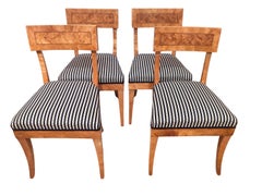 Set aus vier Biedermeier-Birkenholzstühlen aus Deutschland, frühes 19. Jahrhundert