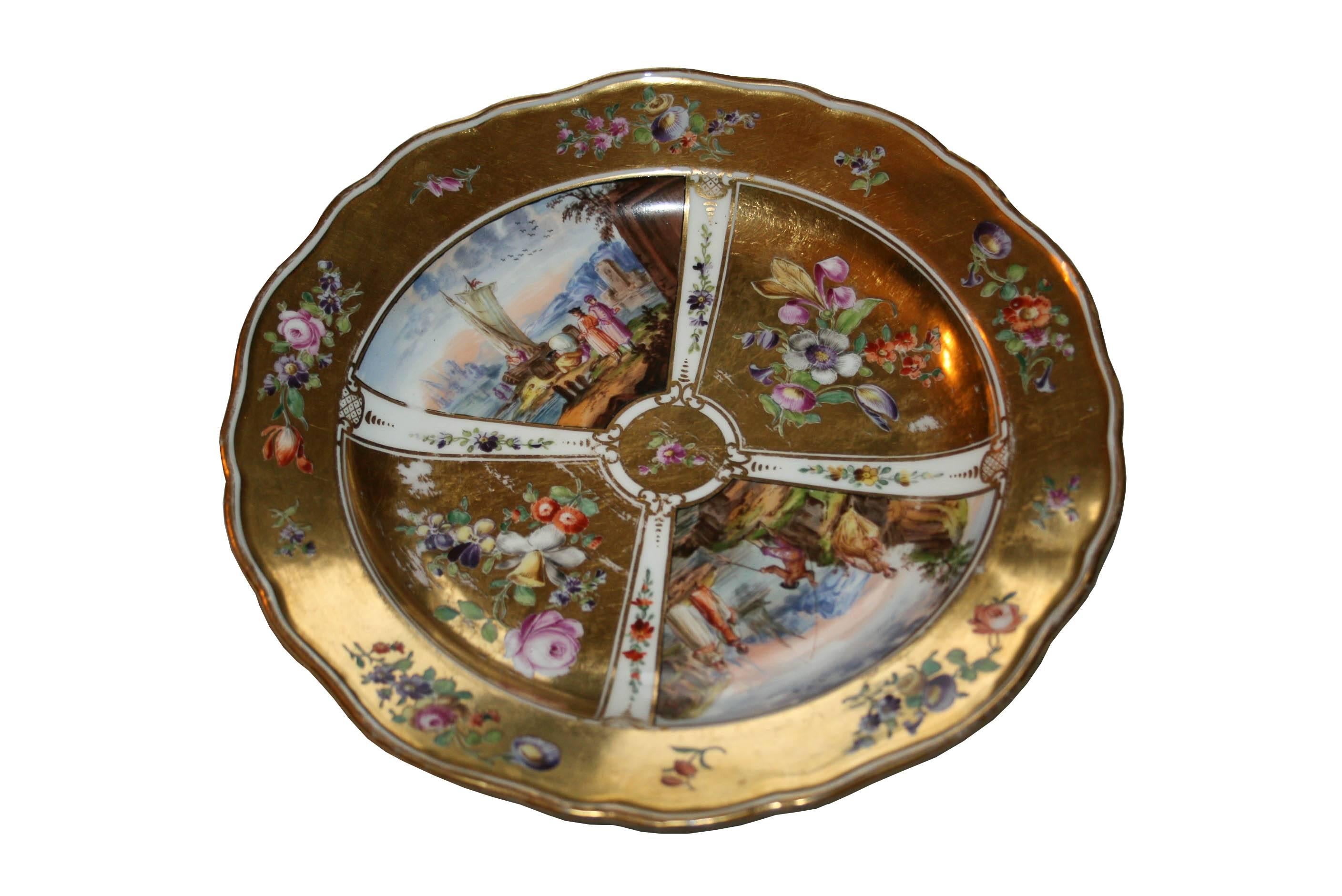 Louis XV Ensemble de six plats en porcelaine plaquée or de Meissen du début du 19e siècle en vente