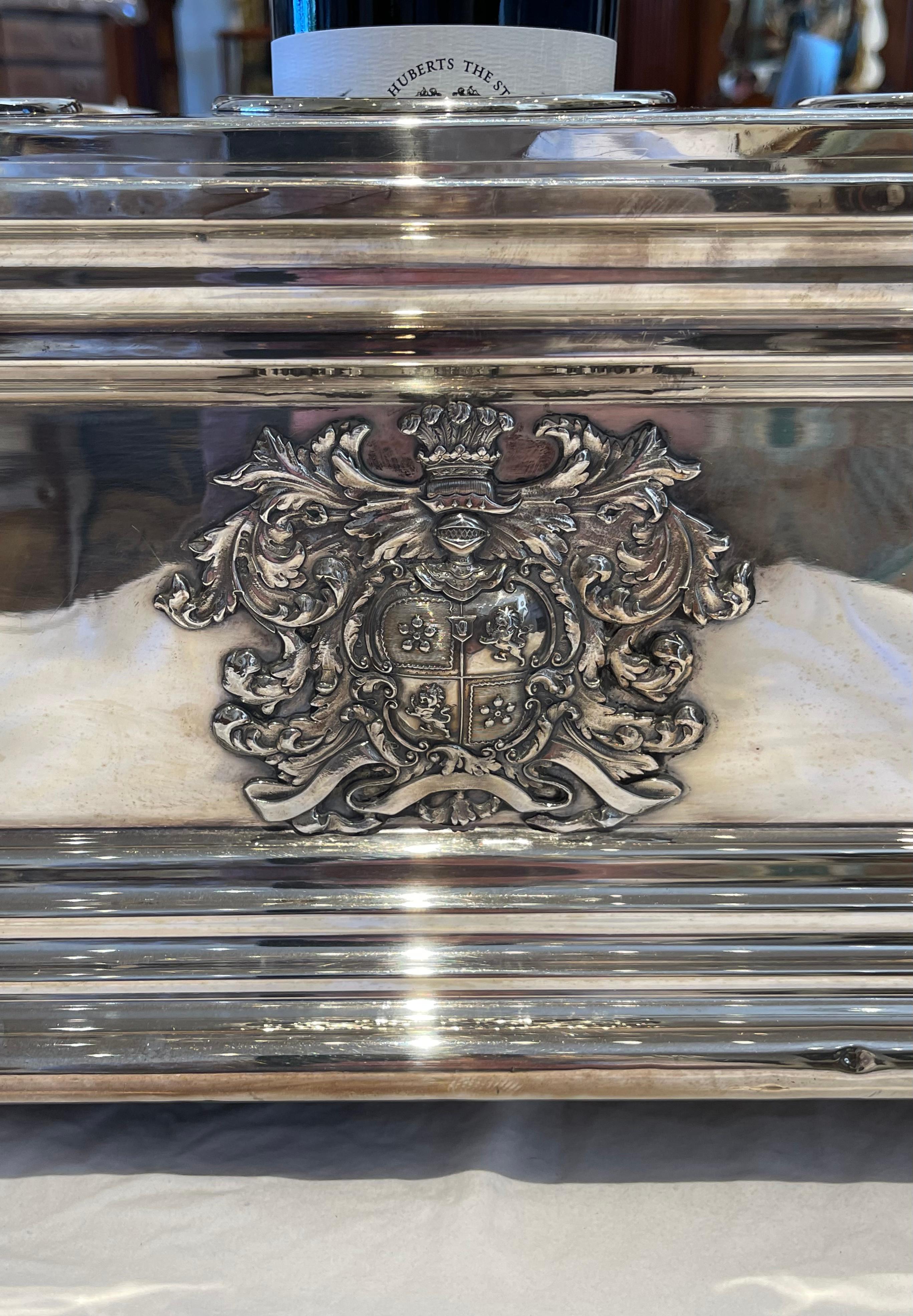 Early 19th Century Sheffield Silver Armorial Wine Cooler For Sale 3
