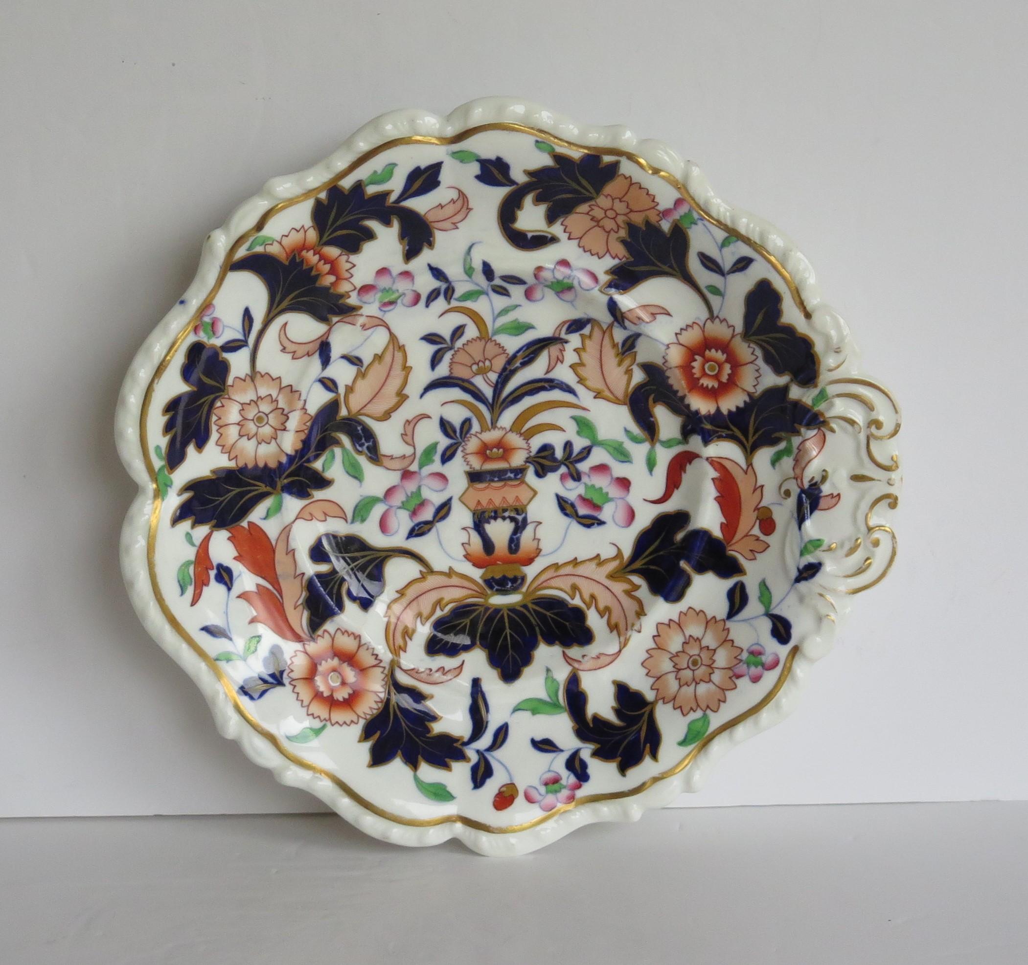 Early 19th Century Shell Desert Dish Porcelain Hand Painted, Staffordshire UK In Good Condition For Sale In Lincoln, Lincolnshire