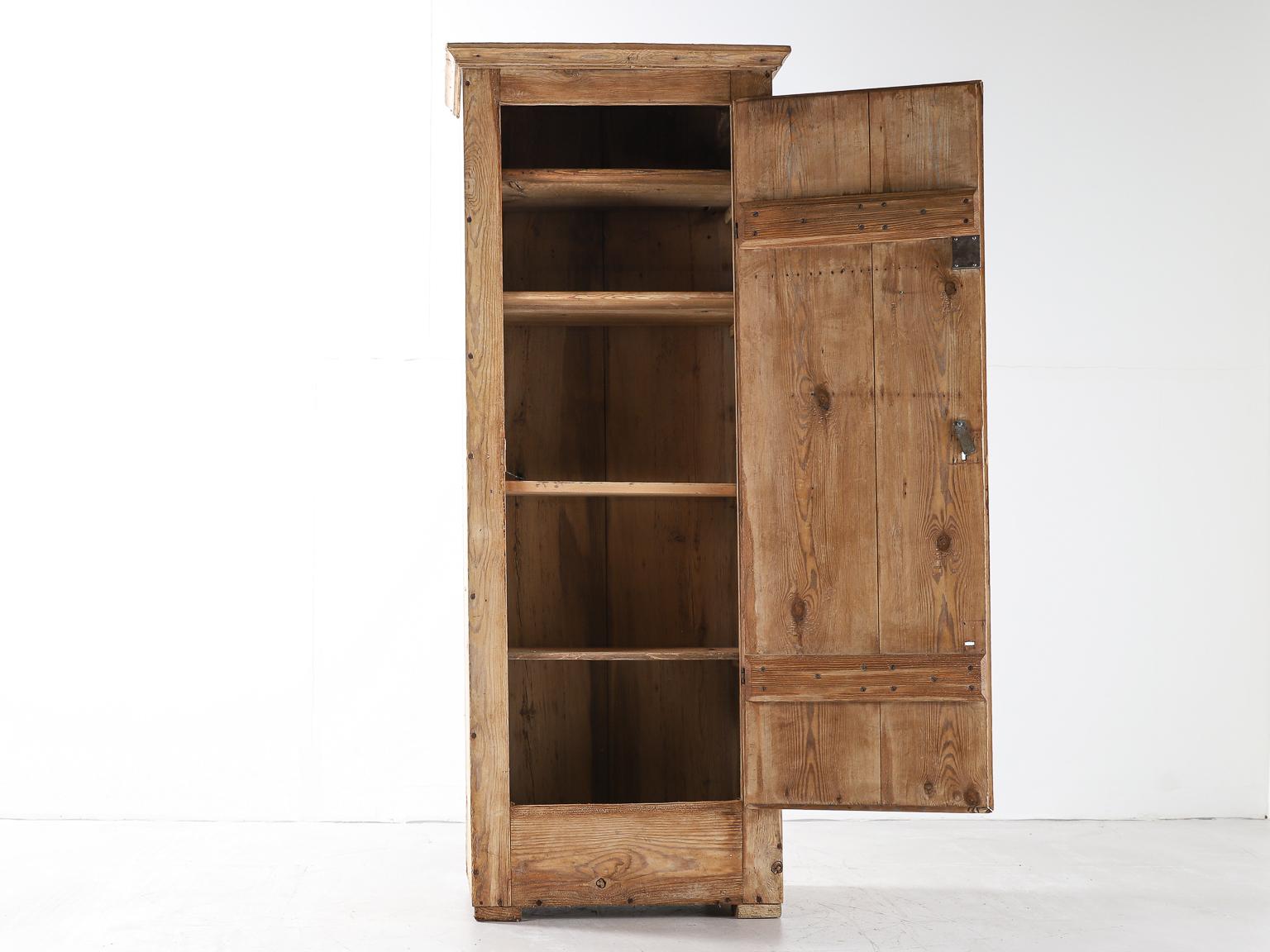 Early 19th Century Shepherds Cupboard In Good Condition For Sale In London, Charterhouse Square