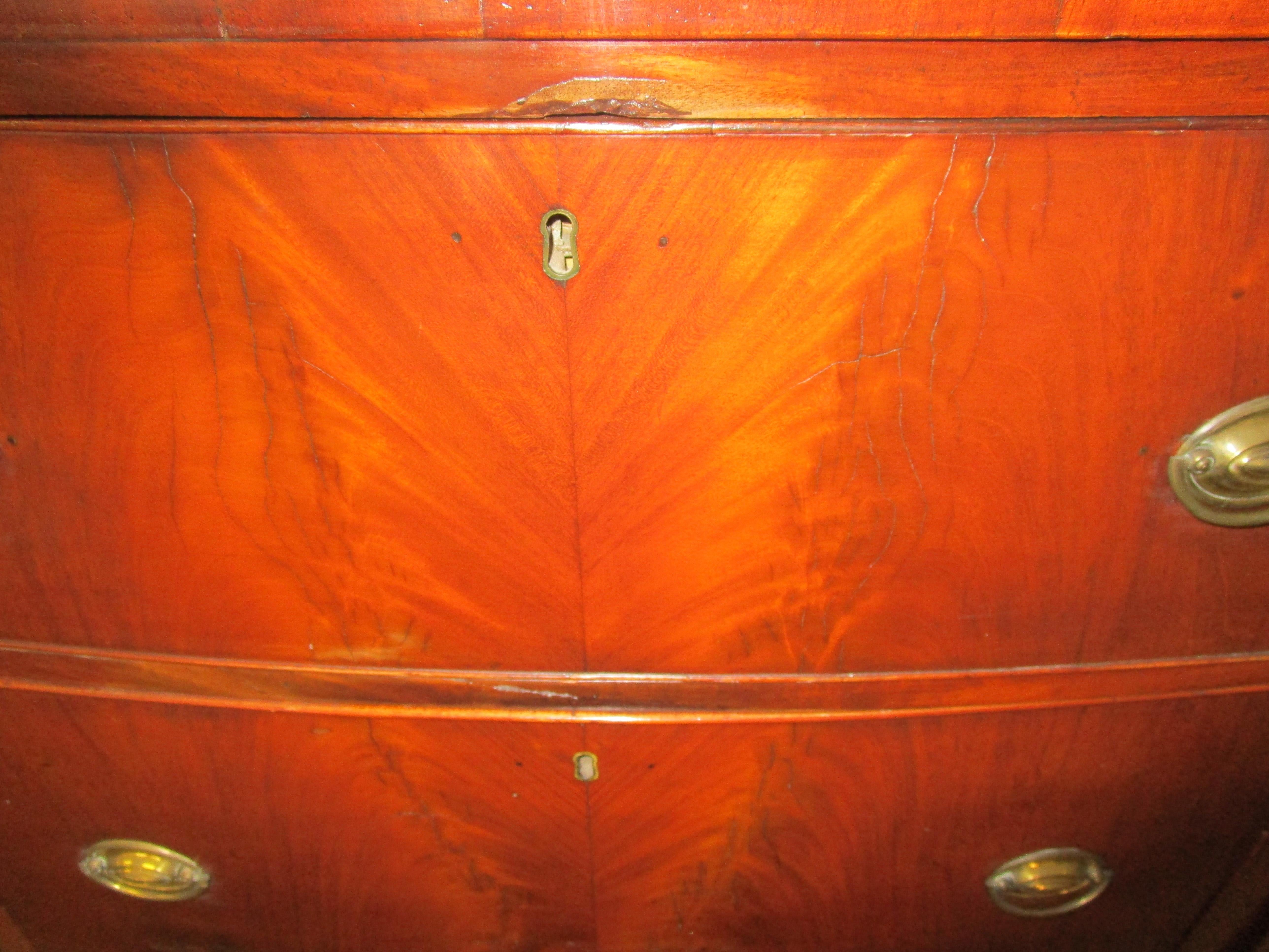 Early 19th Century Sheraton Style American Bowfront Sideboard with Dropdown Desk For Sale 11