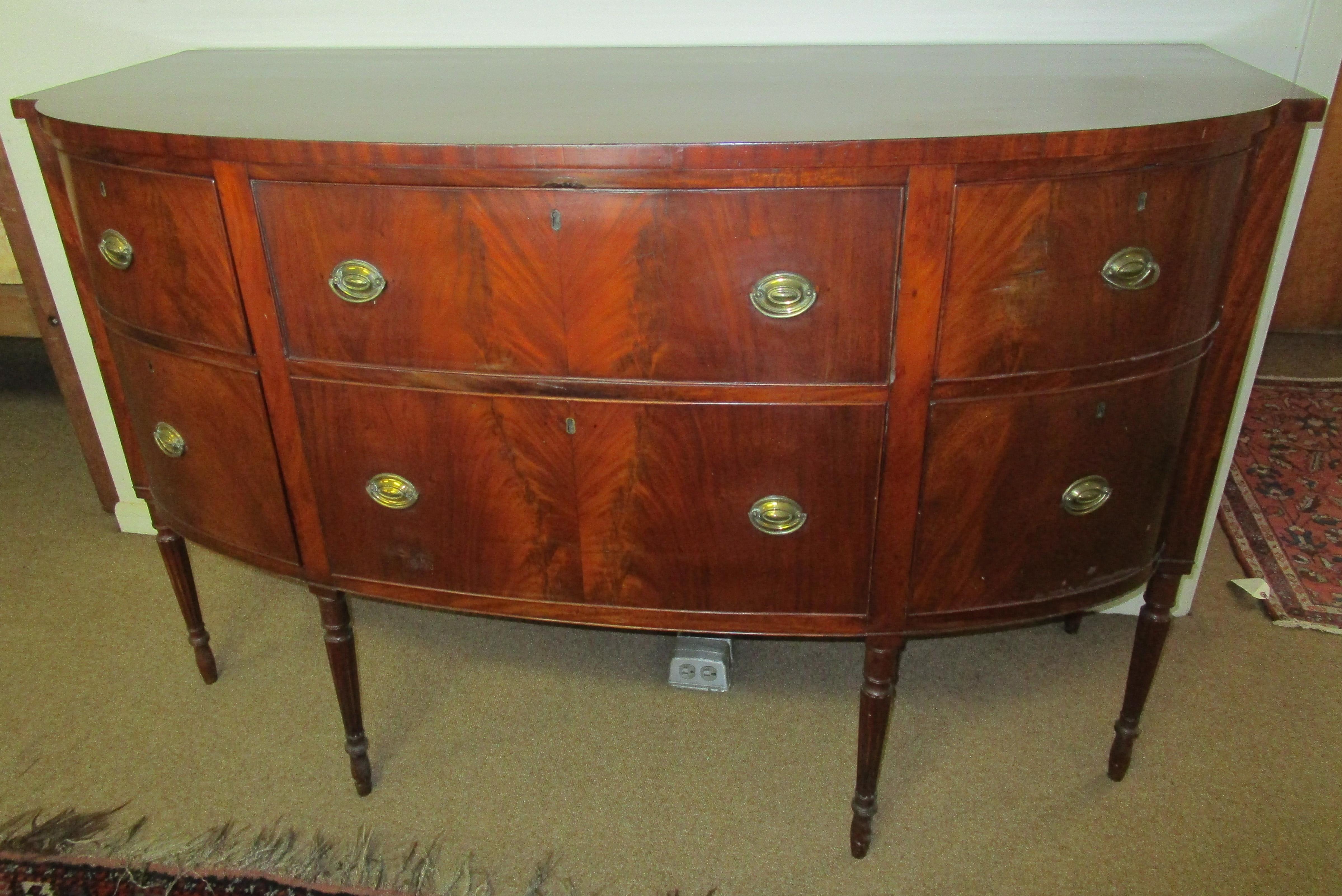 Early 19th Century Sheraton Style American Bowfront Sideboard with Dropdown Desk For Sale 5