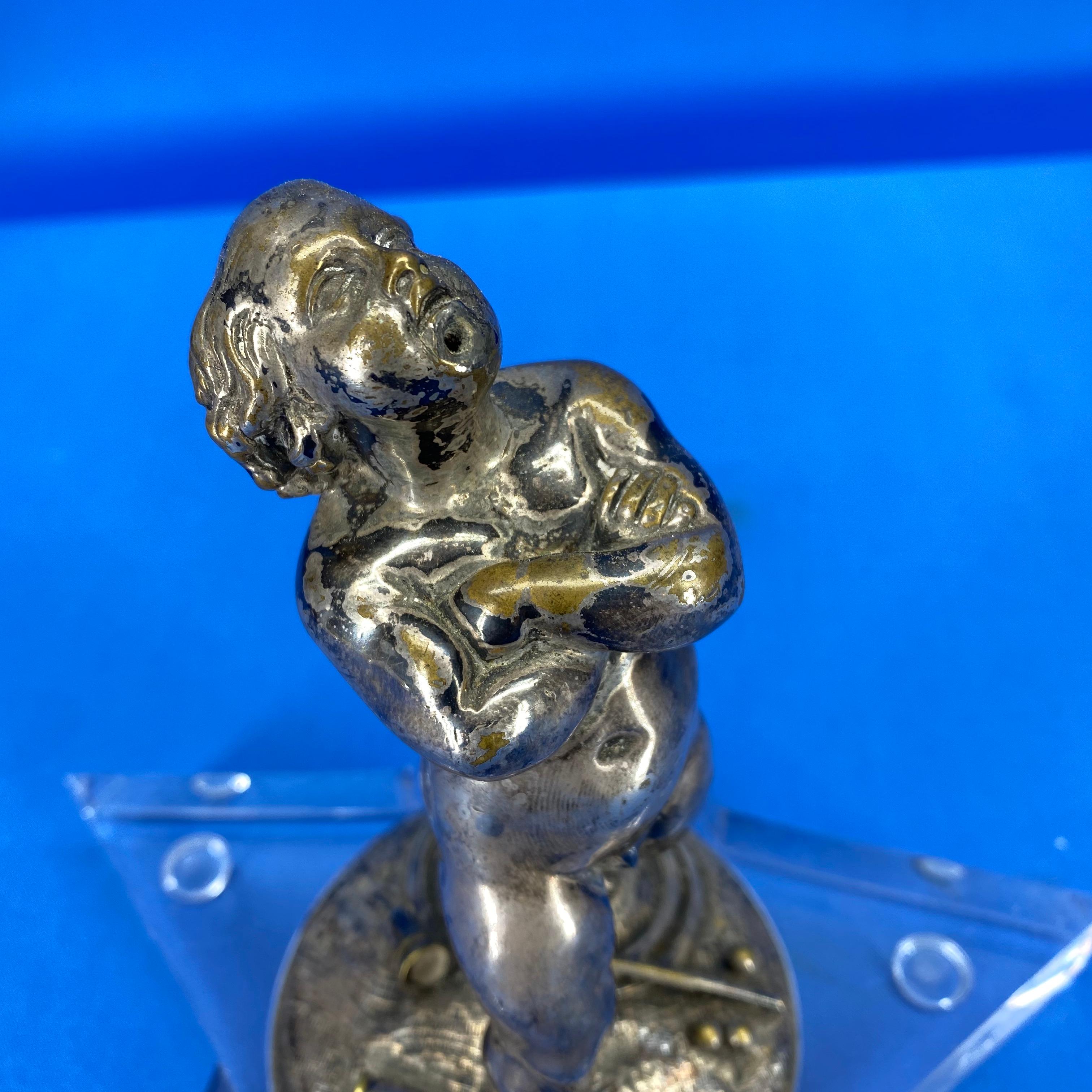 Early 19th Century Silver-Plated Putti On A Star-Shaped Lucite Base For Sale 2