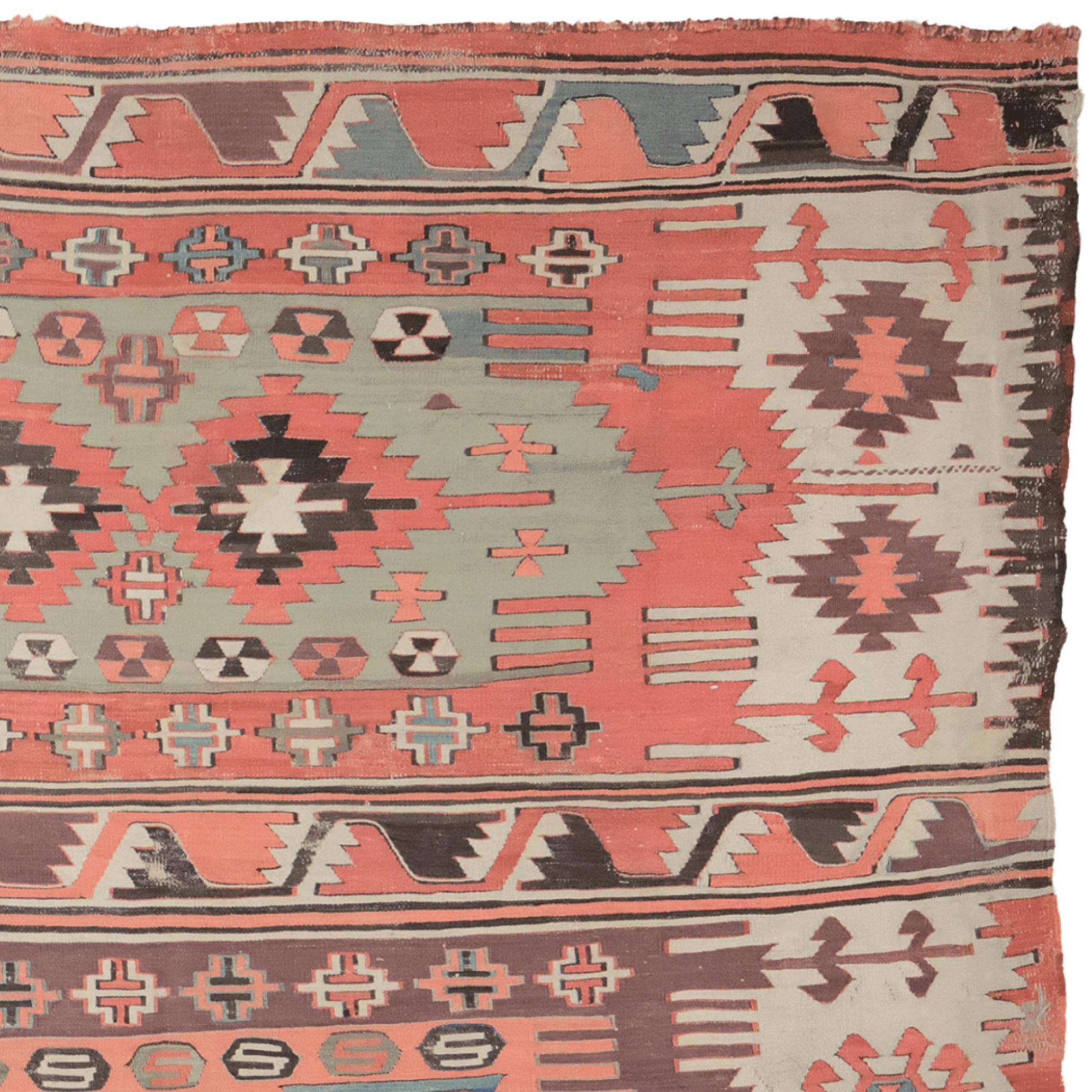 Tissé à la main Kilim Sivrihisar du début du 19e siècle en vente