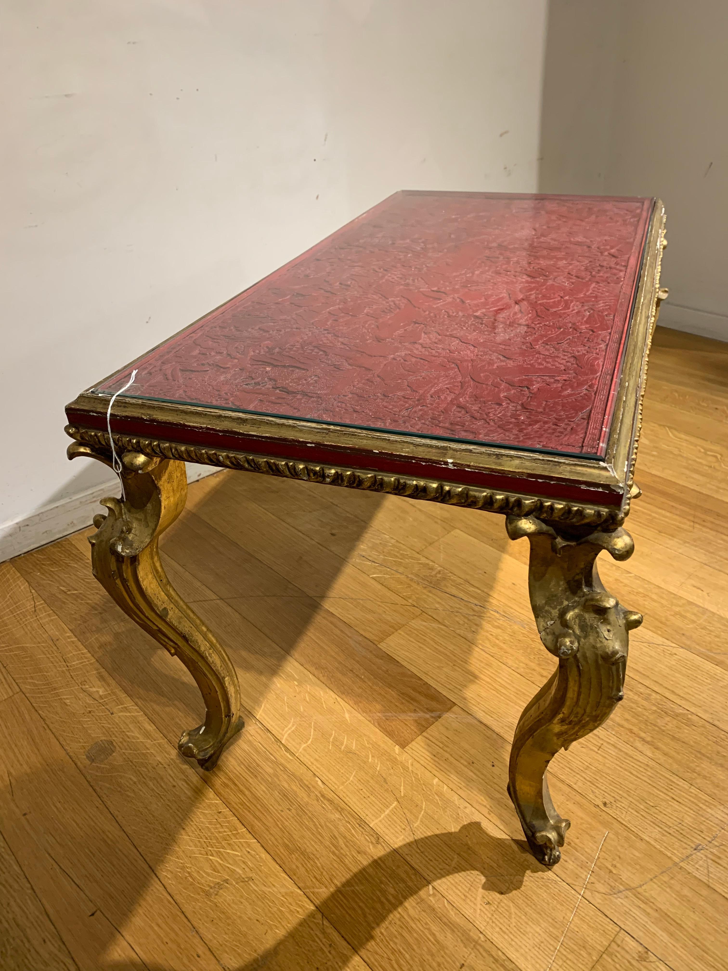 Early 19th Century Small Giltwood Table with Chinese Red Lacquer Top In Good Condition In Firenze, FI