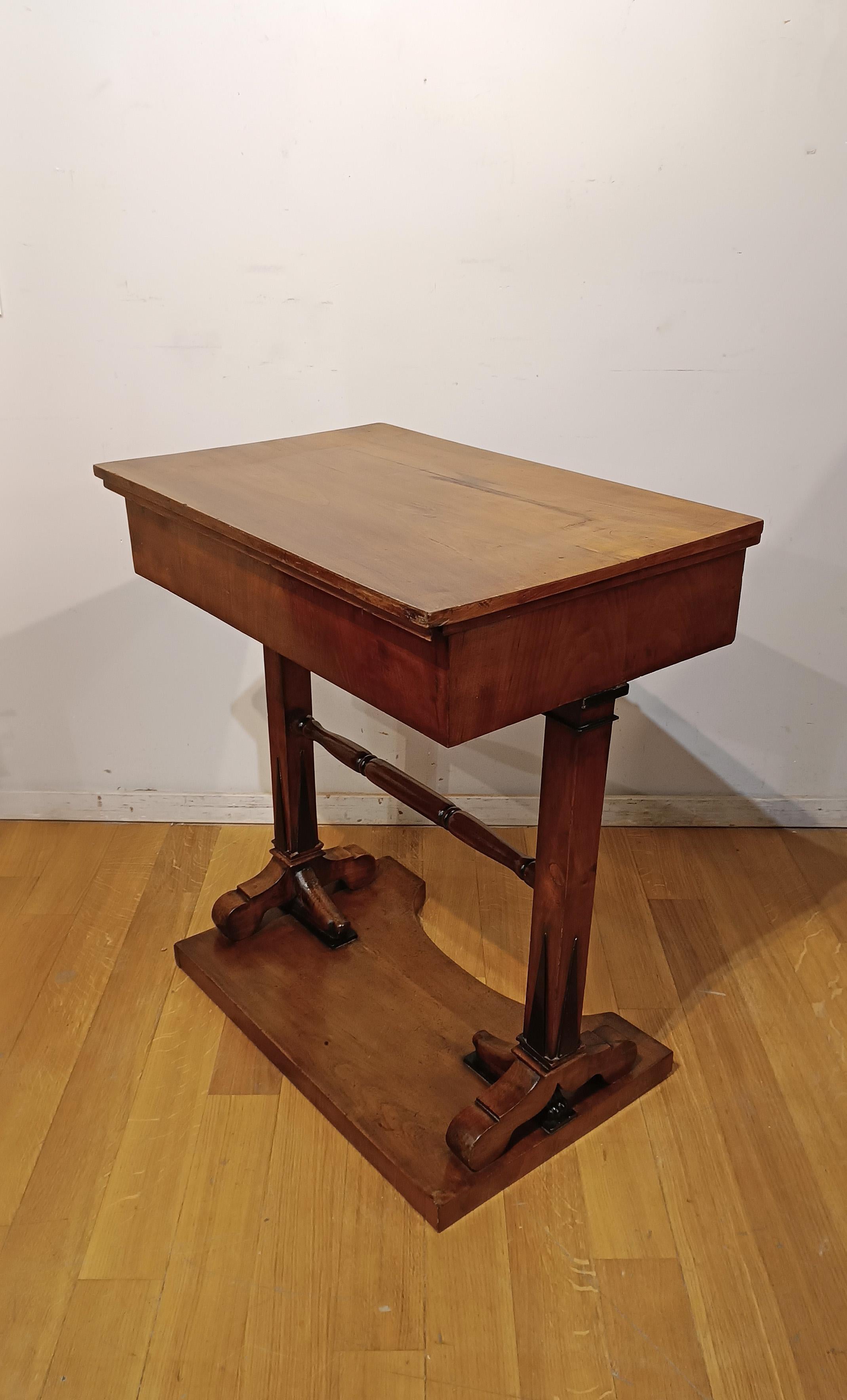 19th Century EARLY 19th CENTURY SMALL WORKING TABLE For Sale