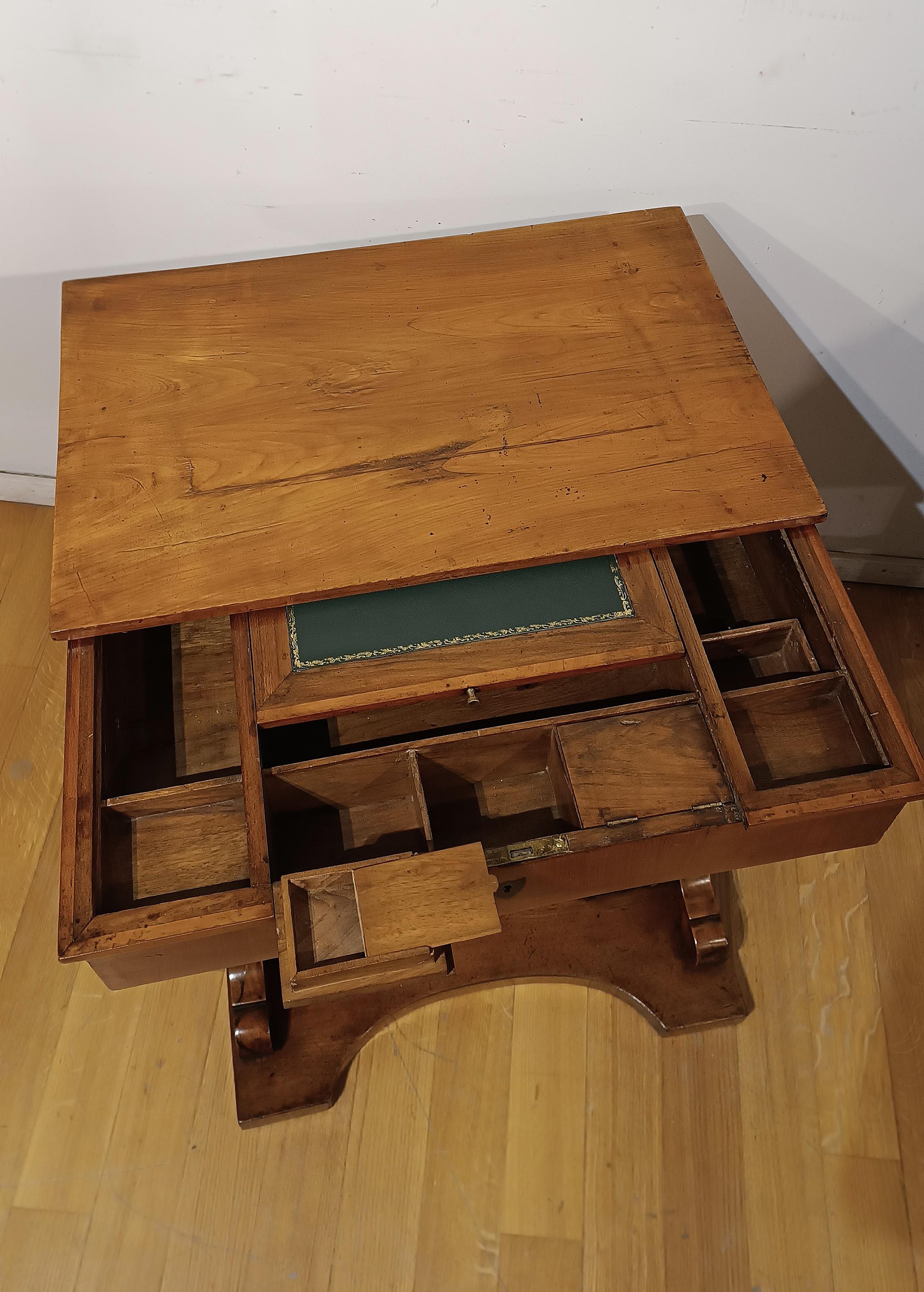 EARLY 19th CENTURY SMALL WORKING TABLE For Sale 2