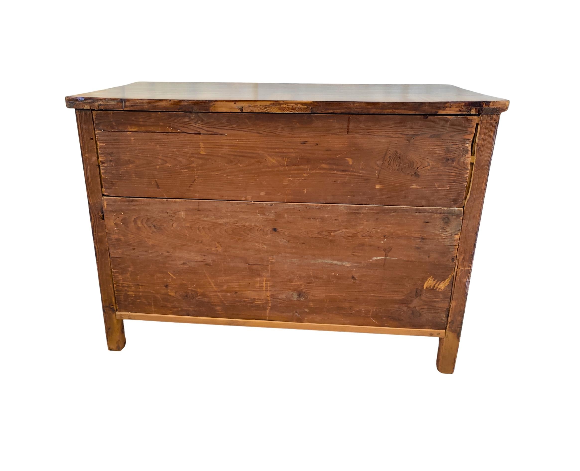 Brass Early 19th Century South German Biedermeier Chest of Drawers in Walnut For Sale