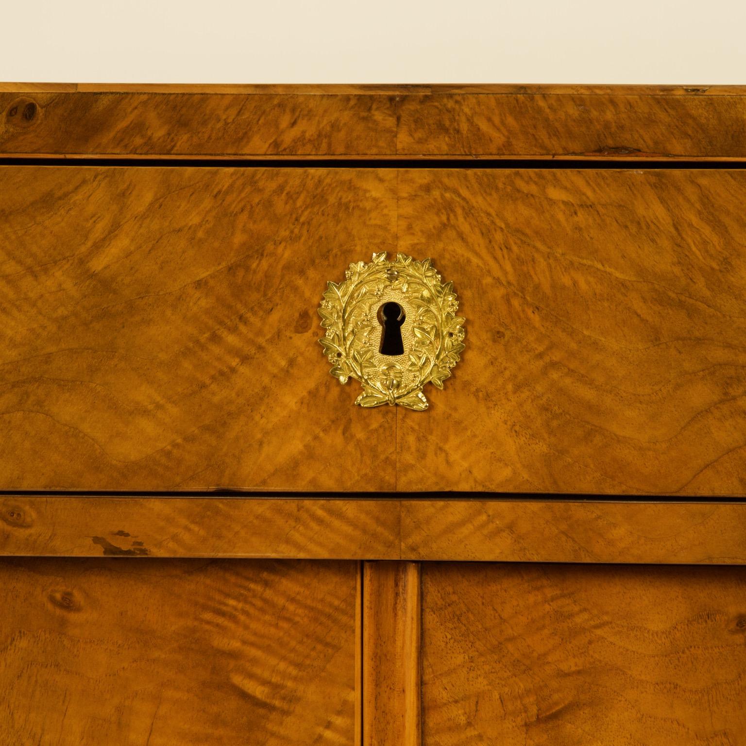 Early 19th Century South German or Austrian Biedermeier Walnut Cabinet Dresser 3