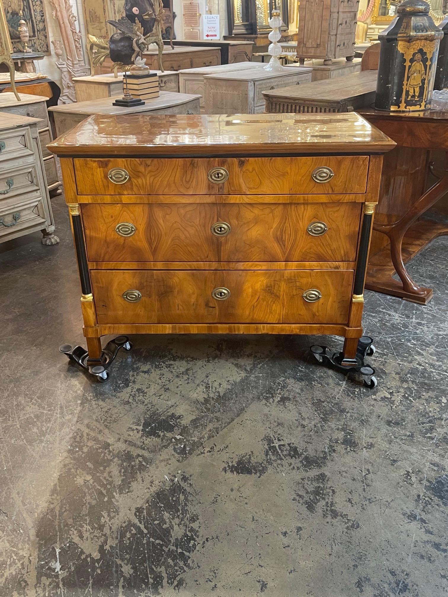 Very fine early 19th century South German walnut Biedermeier commode with modernized drawers (modern cabinet slides for smooth functioning). Beautiful details including a gorgeous finish, ebonized details and bronze hardware. Fabulous!