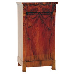Early 19th Century Southern-German Biedermeier Walnut Bedside Table