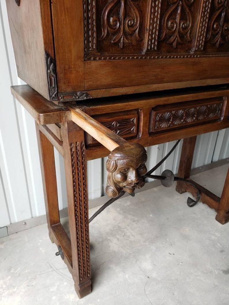 Early 19th Century Spanish Baroque Carved Walnut Vargueño In Good Condition In Forney, TX
