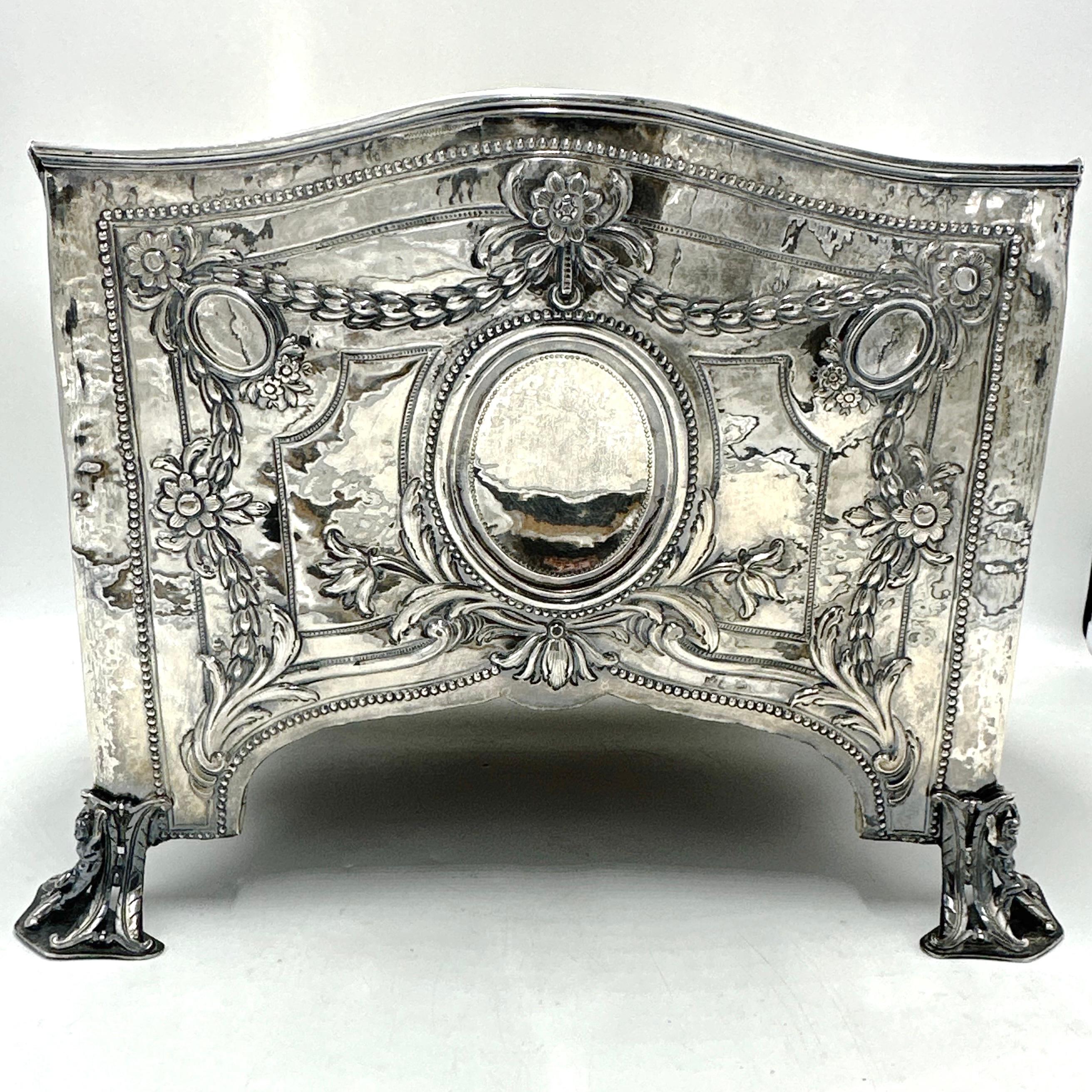 Atril in argento spagnolo dei primi del XIX secolo, realizzato da Joseph Espejo di Cordoba in vendita 5